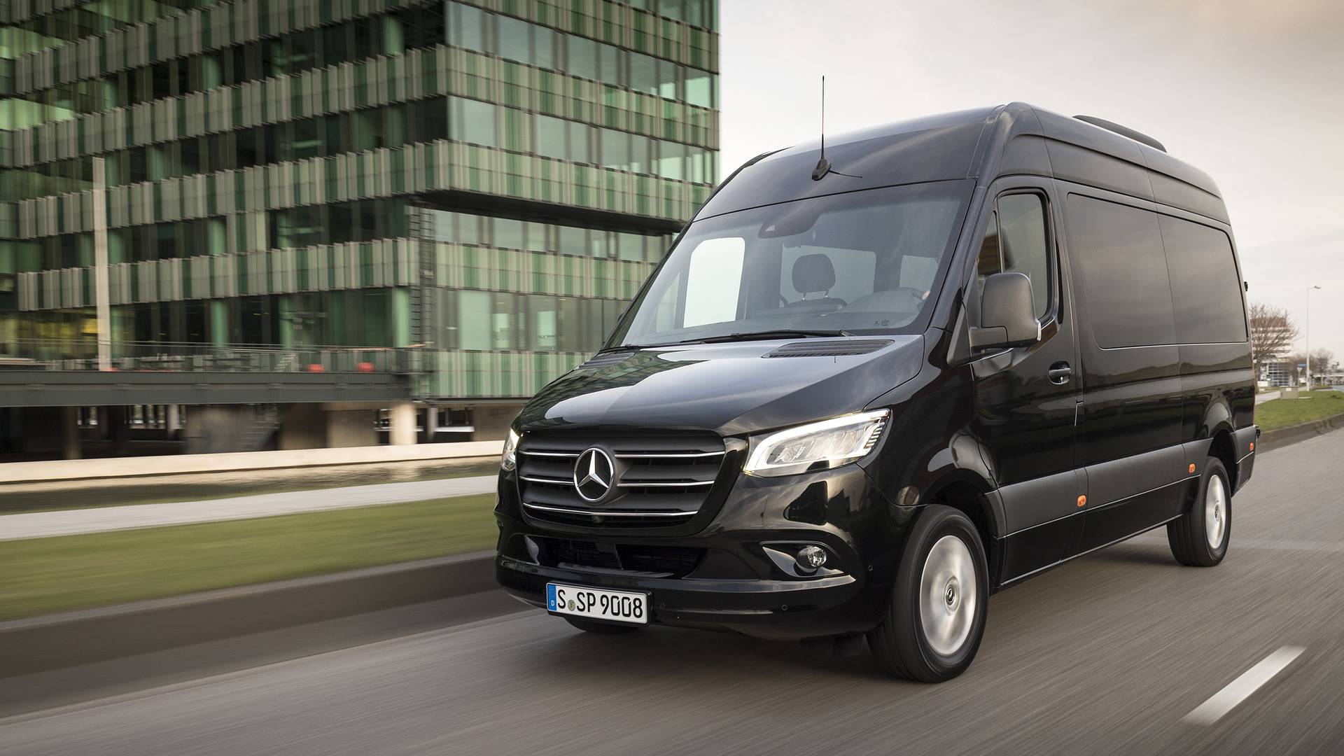 2019-mercedes-benz-sprinter.jpg