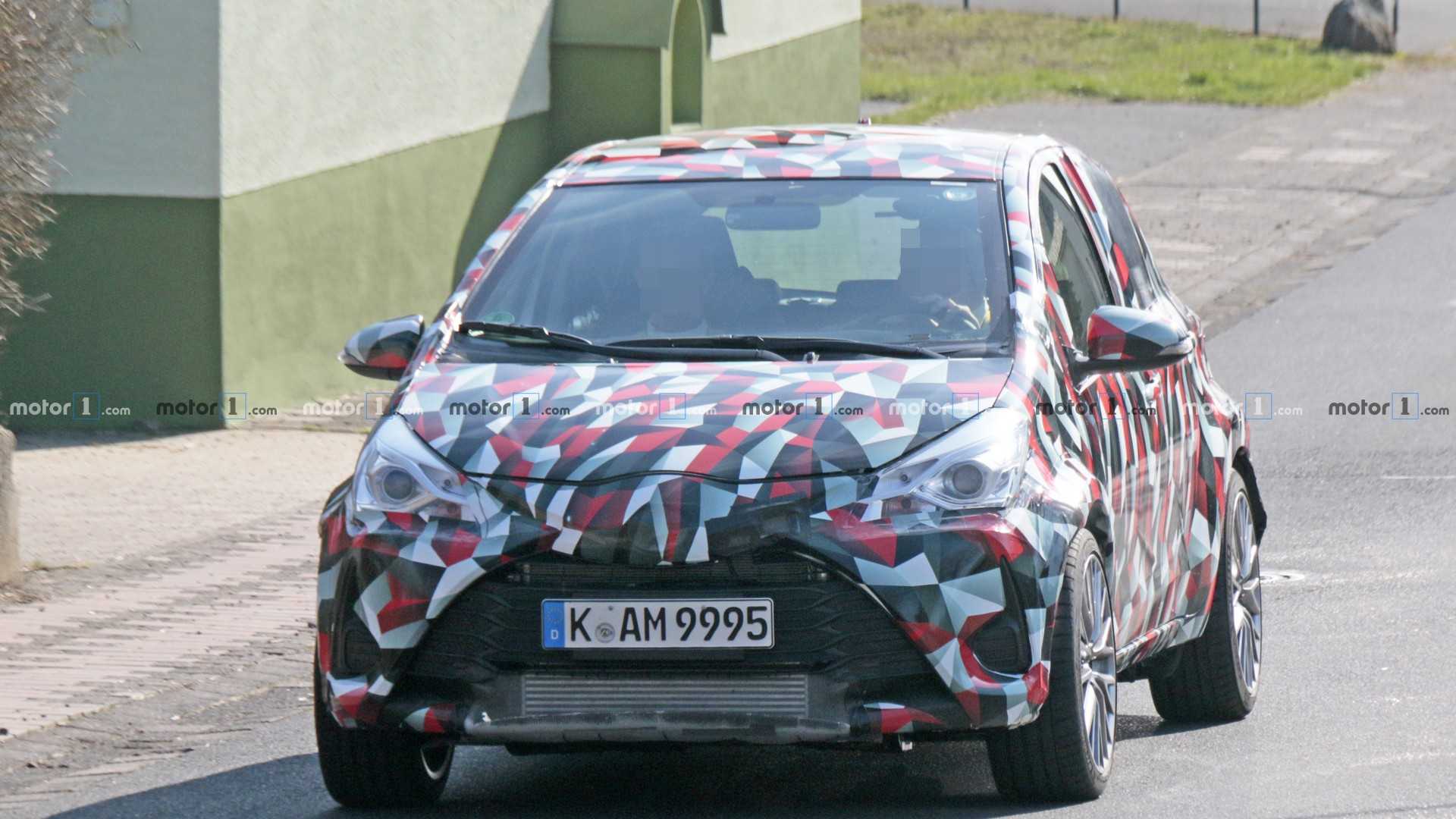 toyota-yaris-spy-photo.jpg