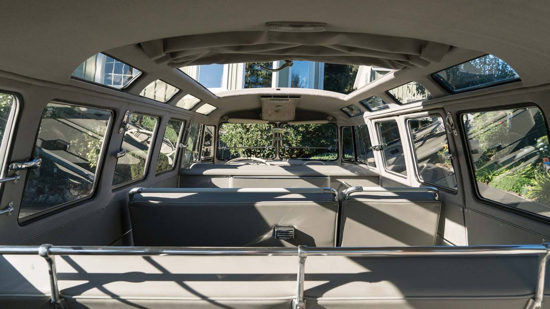 1960-vw-23-window-microbus.jpg