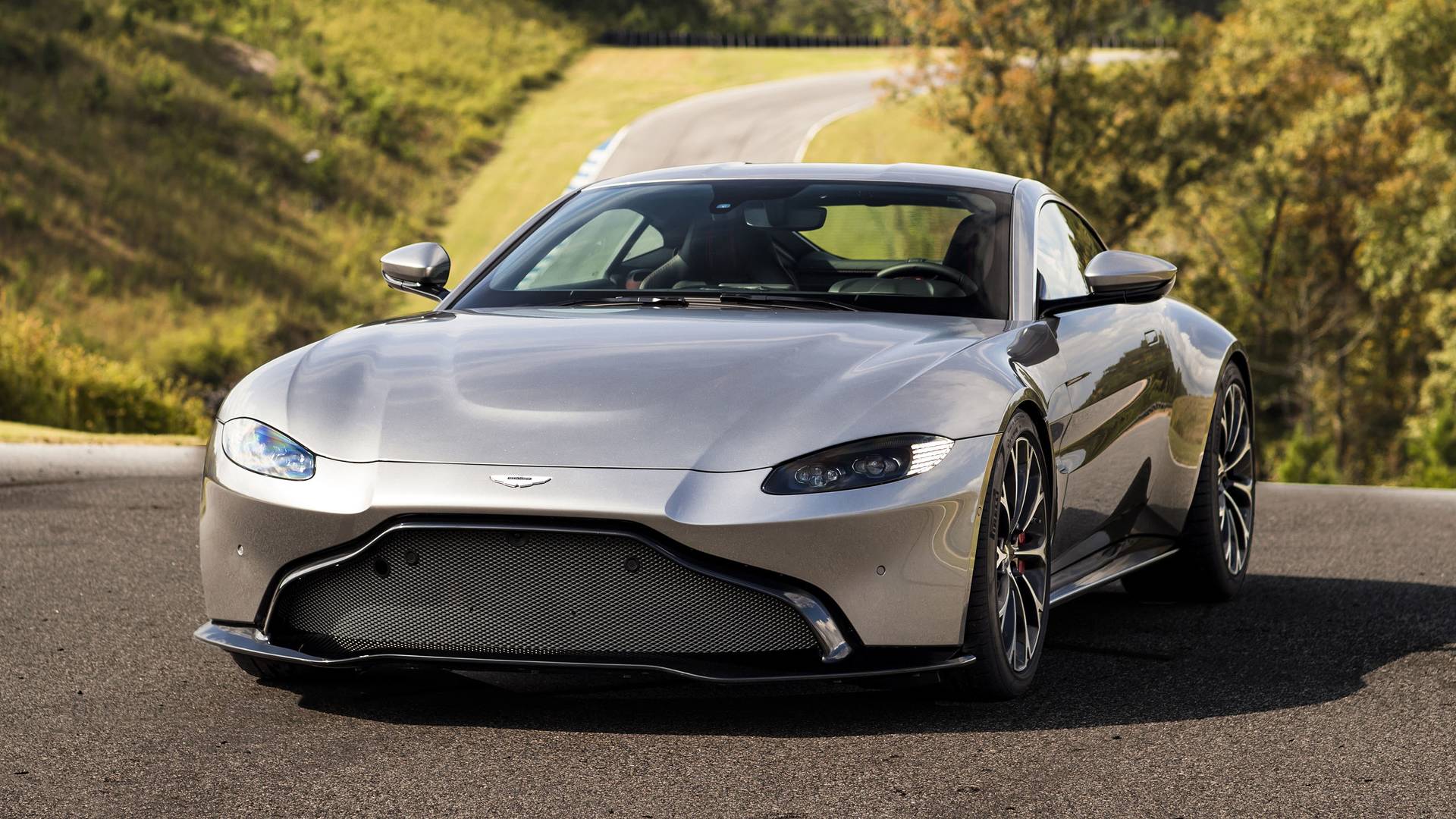 2018-aston-martin-vantage.jpg