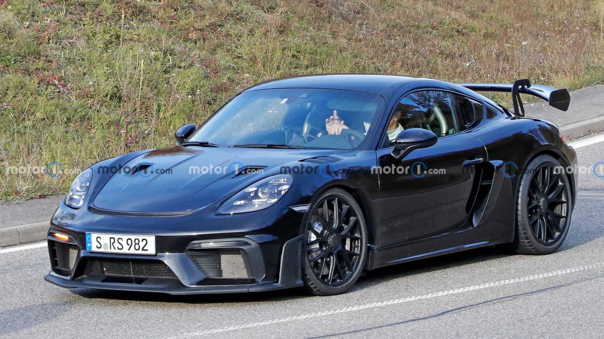 porsche-718-cayman-gt4-rs-final-spy-shots.jpg