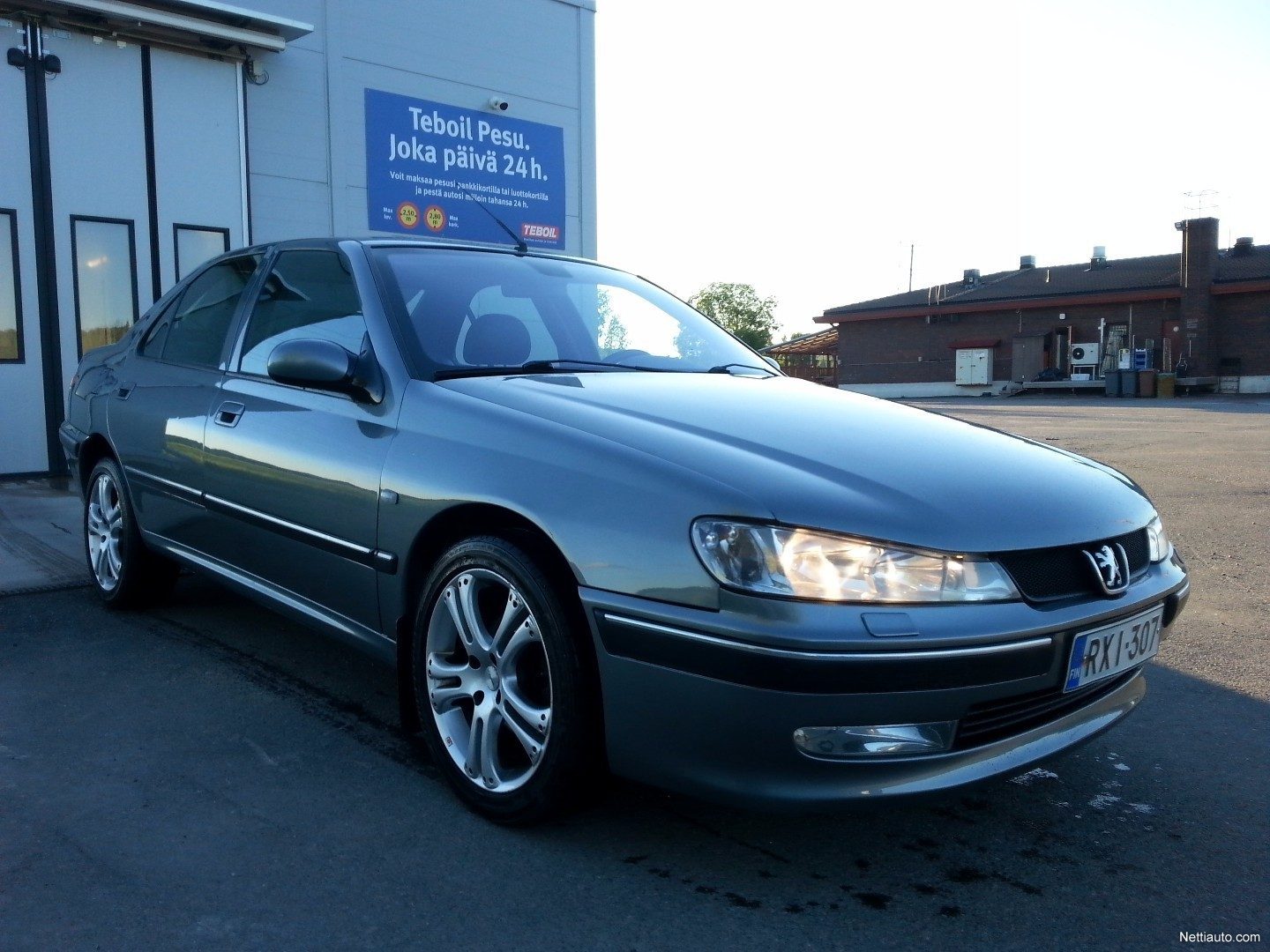 Peugeot-406-b420167bb7e2a9be-large.jpg