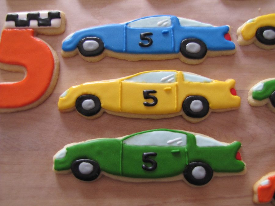 900_7555679fu5_race-car-cookies.jpg