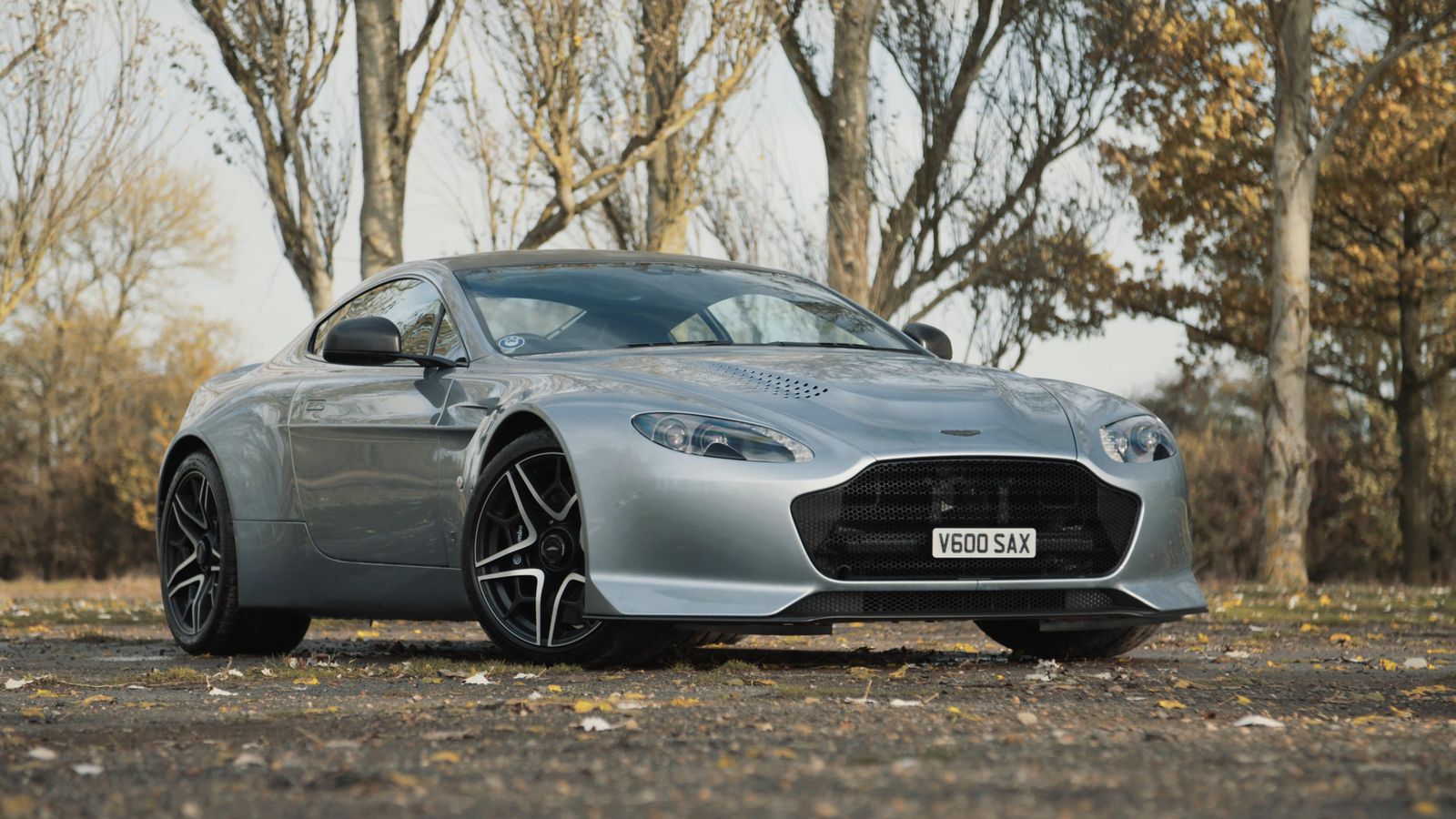 aston-martin-v12-vantatge-v600-1.jpg