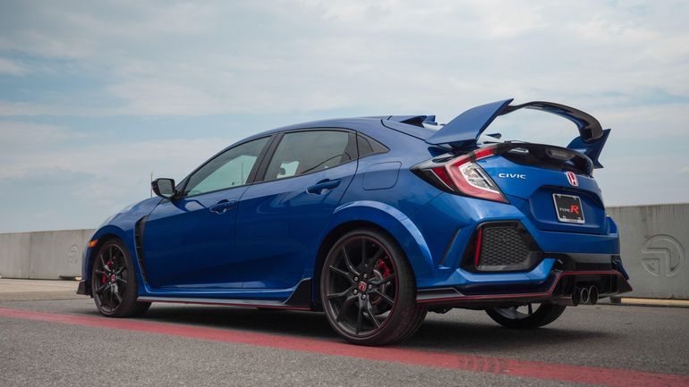 2017-honda-civic-type-r-processed-1-of-44.jpg