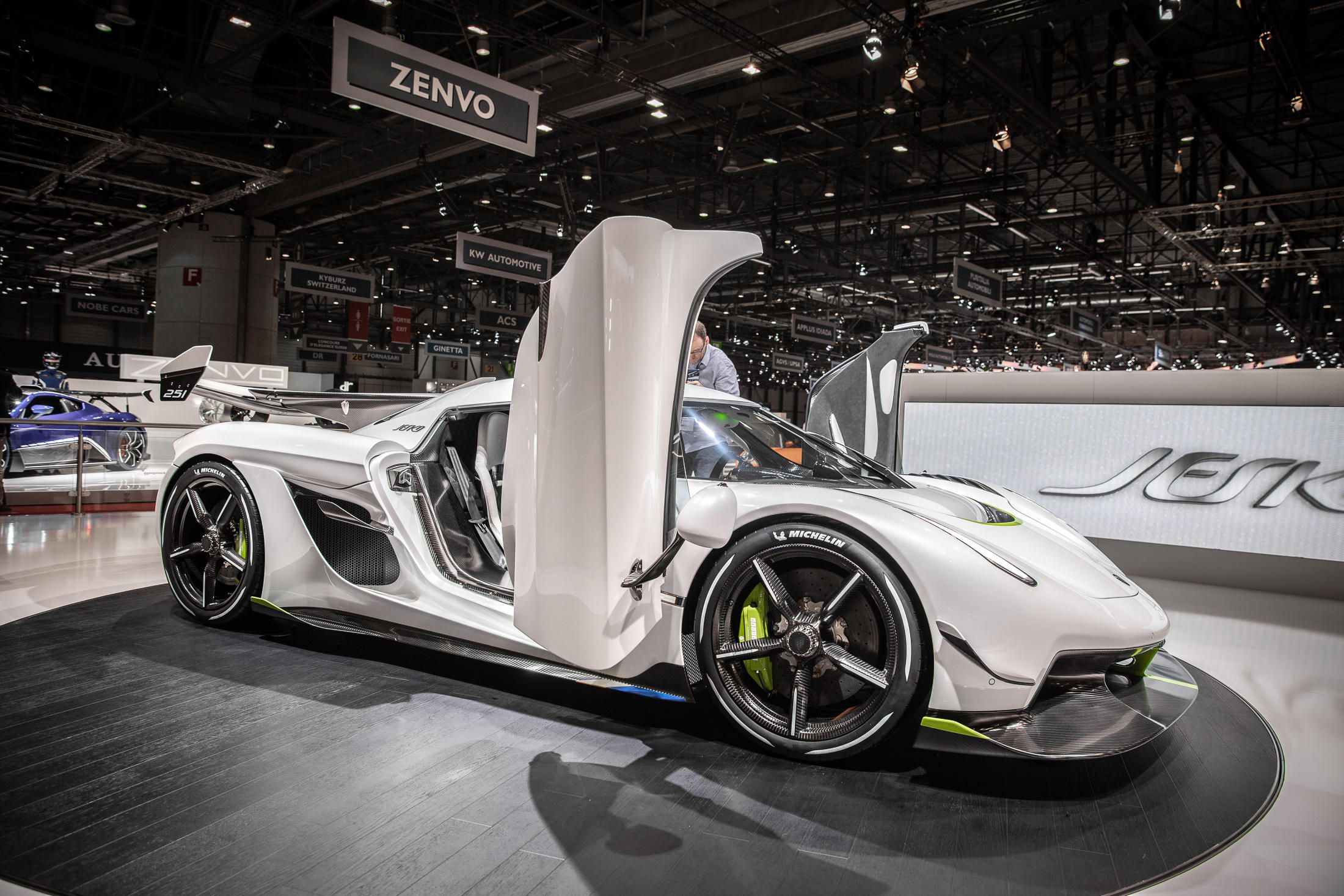 koenigsegg-jesko-geneva-2019-41.jpg