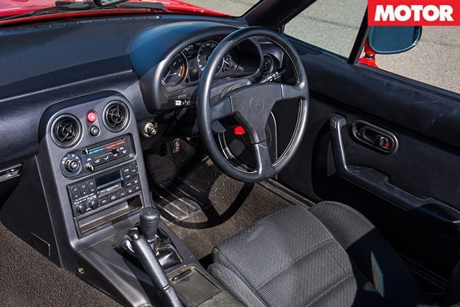 mazda-mx-5-na-interior.jpg