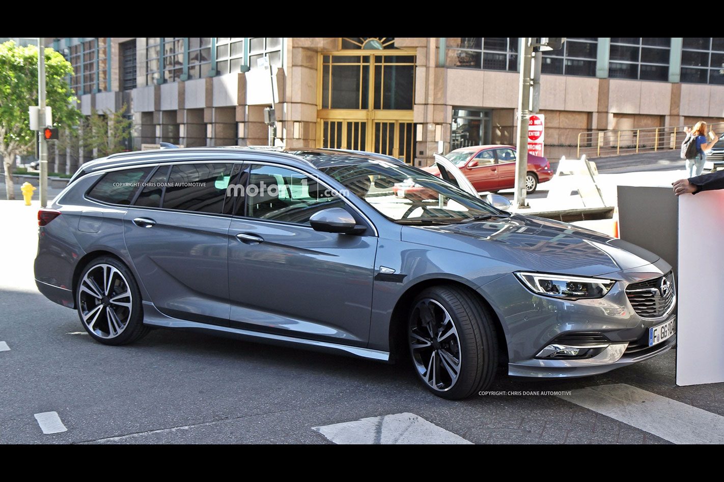 2018-holden-commodore-spied-wagon.jpg