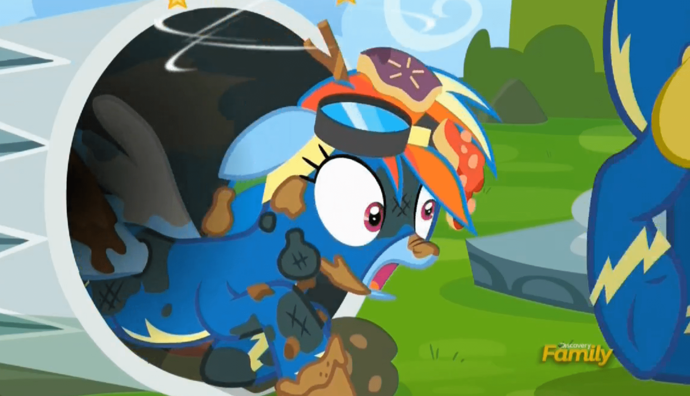 1148408__safe_rainbow+dash_screencap_trash+can_spoiler-colon-s06e07_newbie+dash_rainbow+trash.png