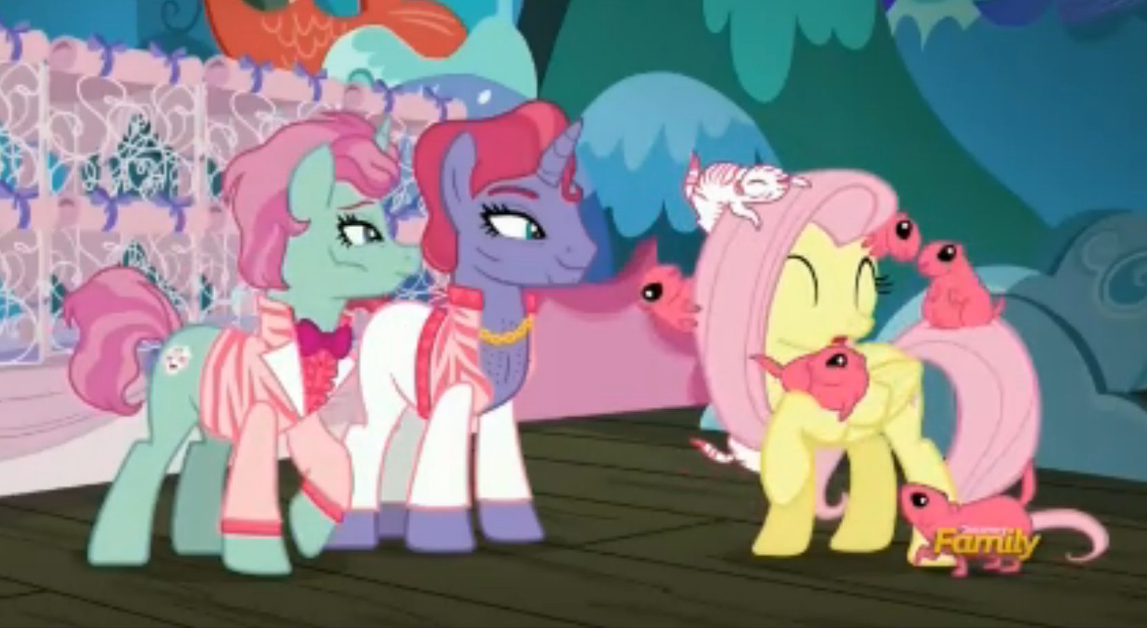 1251247__safe_fluttershy_screencap_spoiler-colon-s06e20_viva+las+pegasus_sigfried+and+roy.jpeg