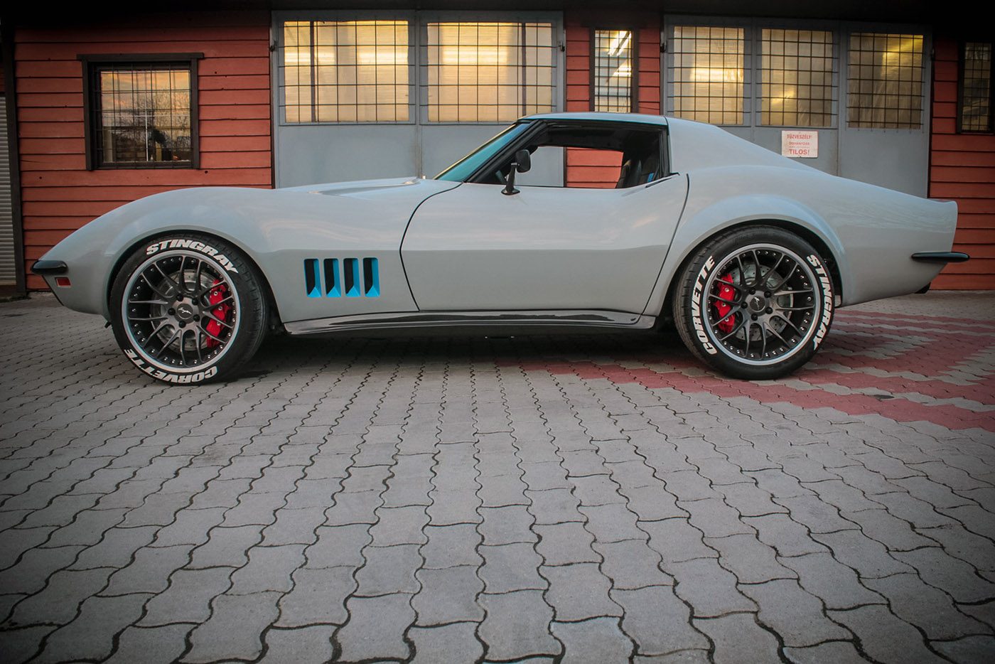 HEB-C3-Corvette-with-a-C6-Powertrain-LS3-02.jpg