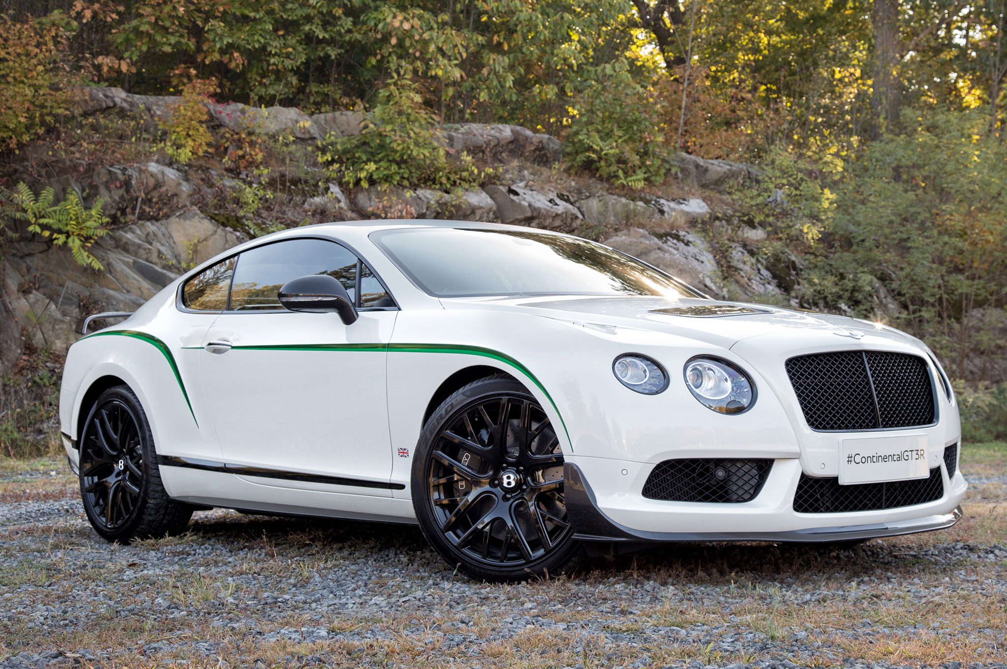 2015-Bentley-Continental-GT3-R-front-three-quarter-view-2.jpg