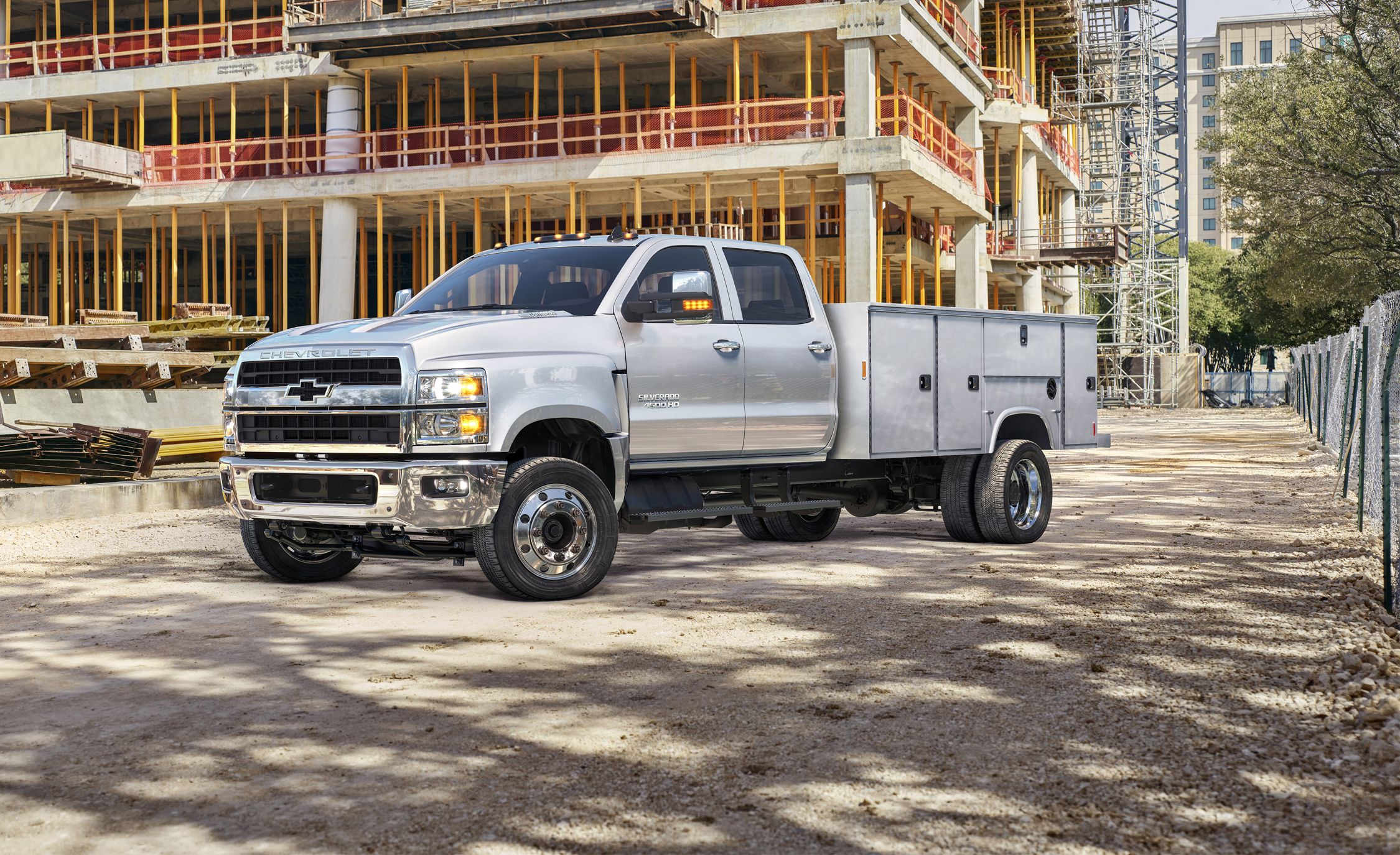 2019-chevrolet-silverado-4500hd-5500hd-6500hd-official-photos-and-info-news-car-and-driver-photo-704183-s-original.jpg