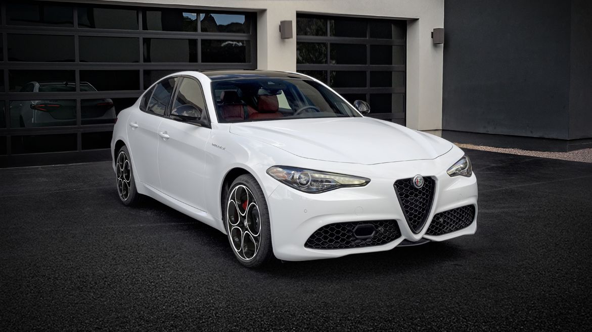 2022-alfa-romeo-giulia-mmp-1-1633101092.jpg