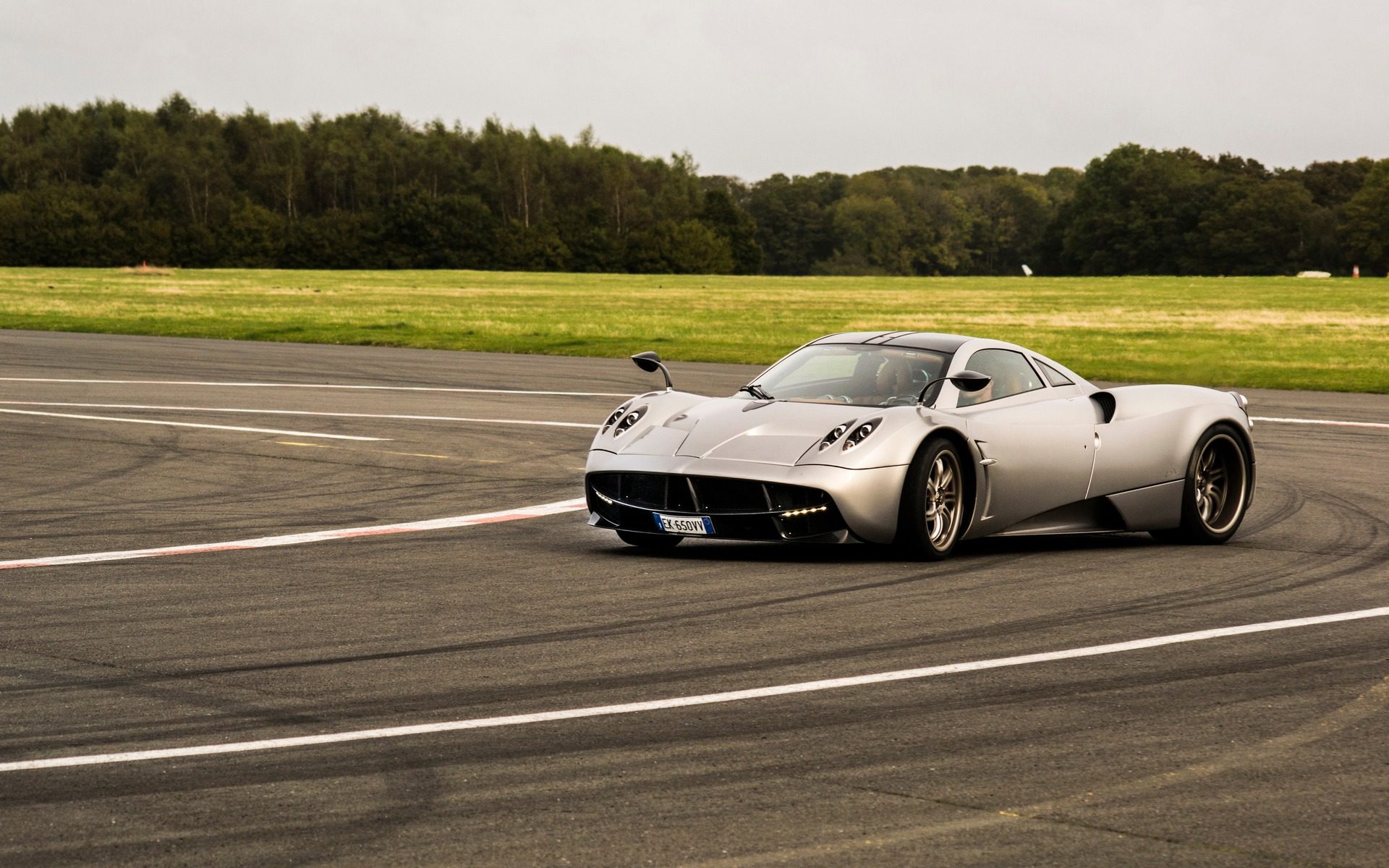 076462_2016_pagani_Huayra.jpg