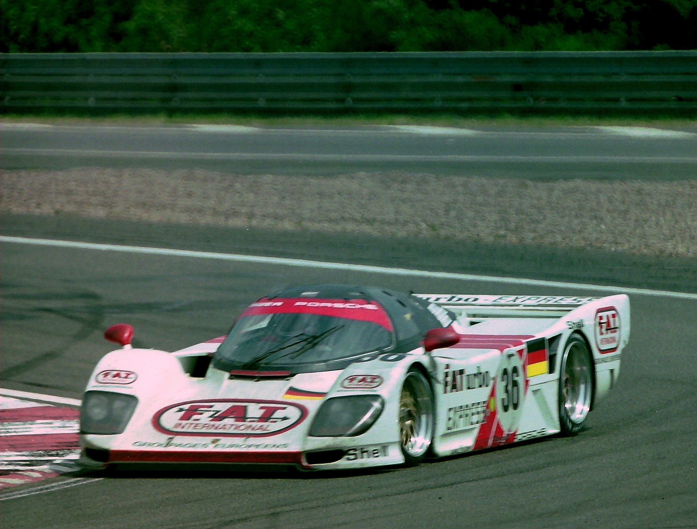 Dauer-962-LM-Mauro-Baldi-Yannick-Dalmas-Hurley-Haywood-at-Mulsanne-Corner-at-the-1994-Le-Mans-31130420074.jpg