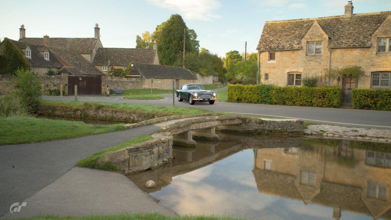 Aston_Martin_DB5_in_The_Cotswolds_.jpg