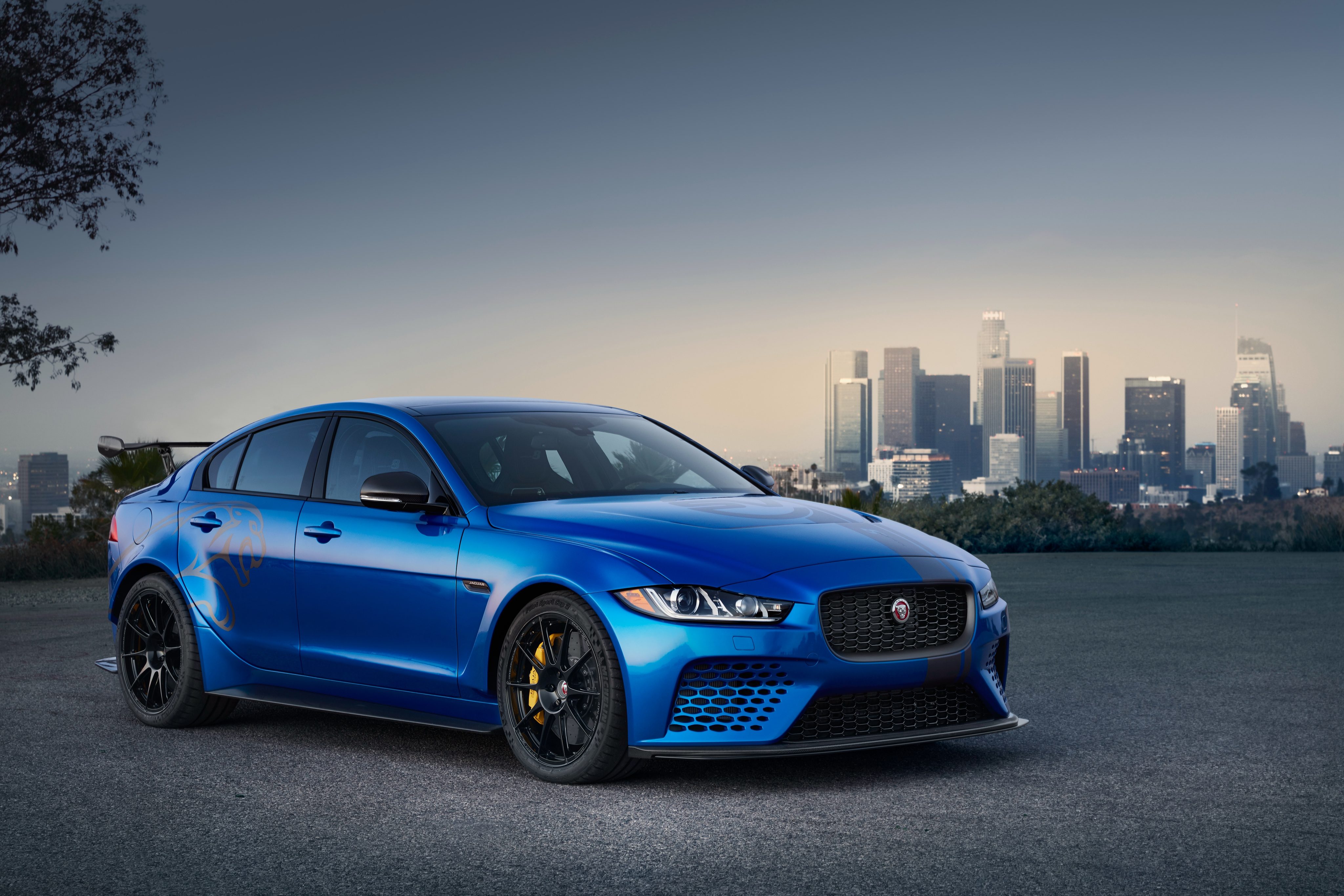 jaguar_xe_sv_project_8_38.jpeg