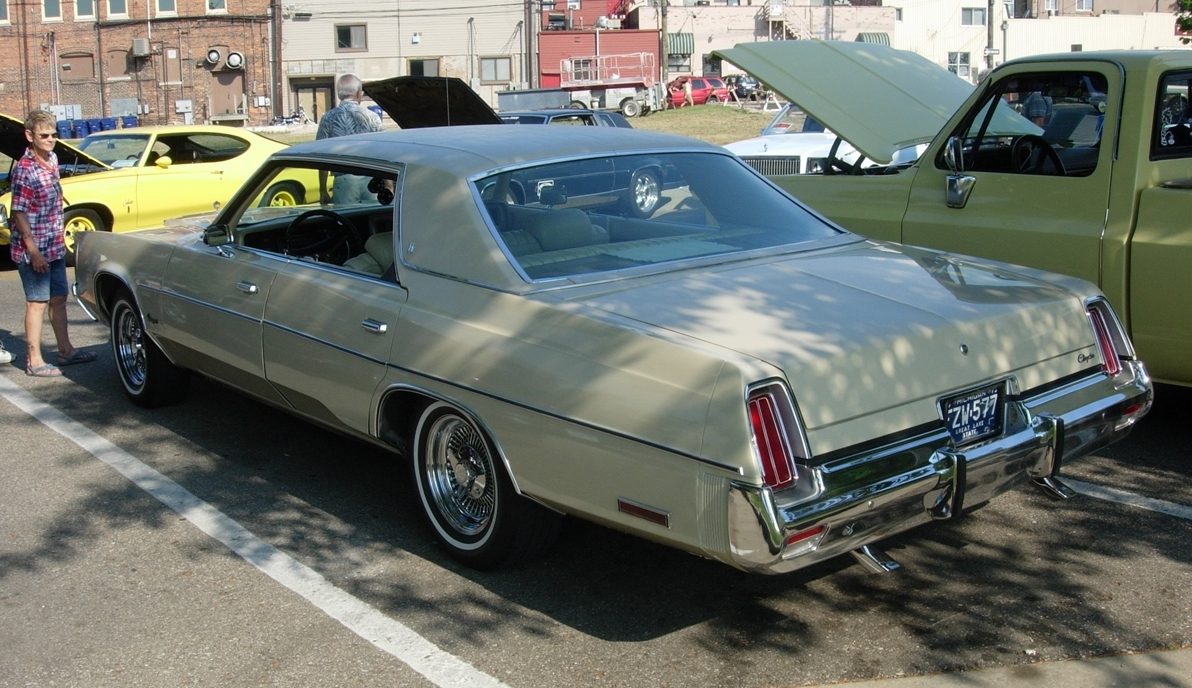 1974ChryslerNewport01-crop.jpg