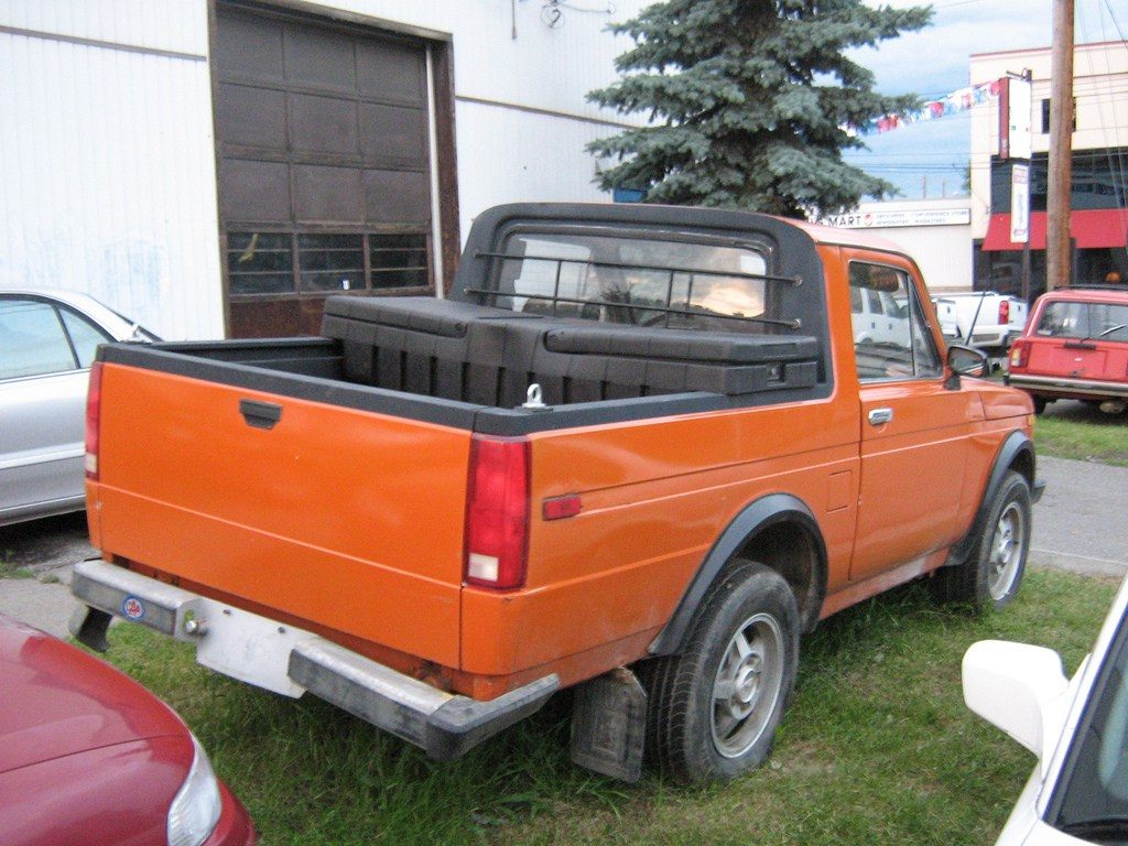 1990-Lada-Niva-Truck-rear.jpg