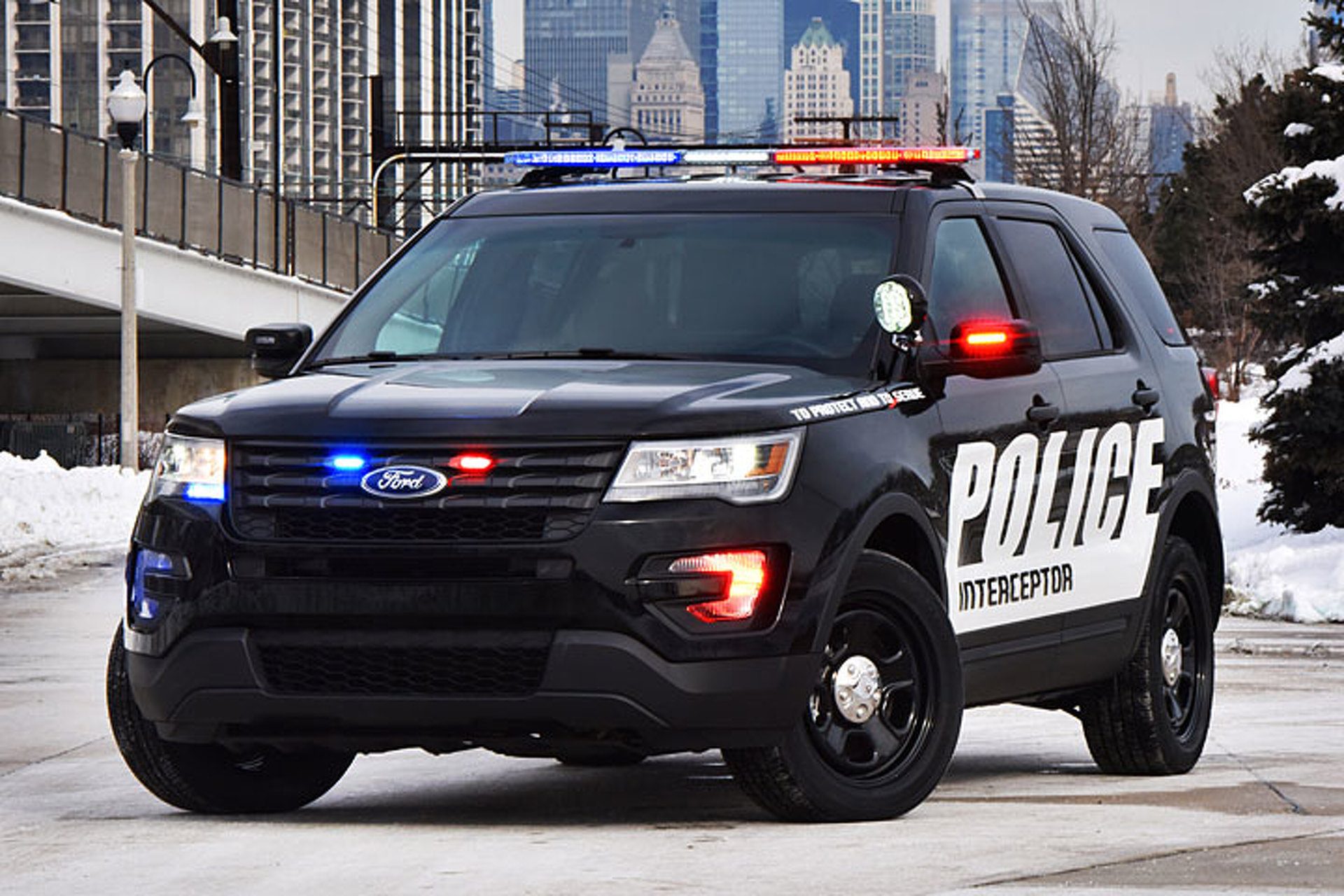 the-2017-ford-police-interceptor-utility-is-going-stealth.jpg