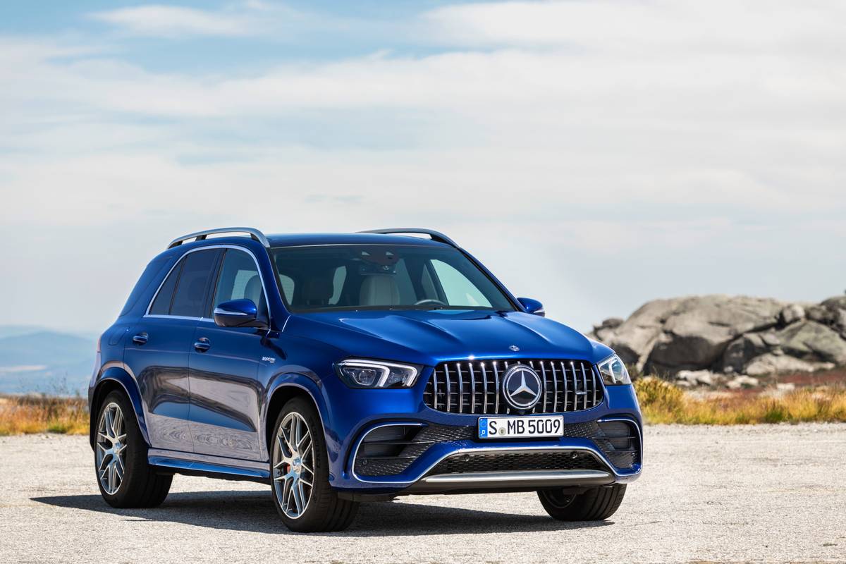 mercedes-benz-amg-gle-63-s-2021-02-angle--blue--exterior--front.jpg