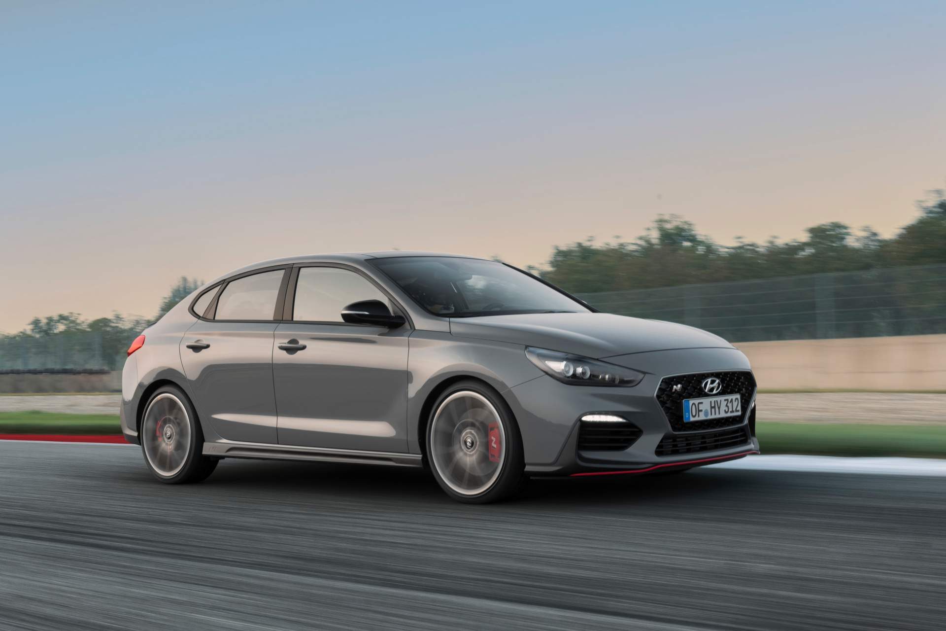 325b915f-2019-hyundai-i30-fastback-n-19.jpg