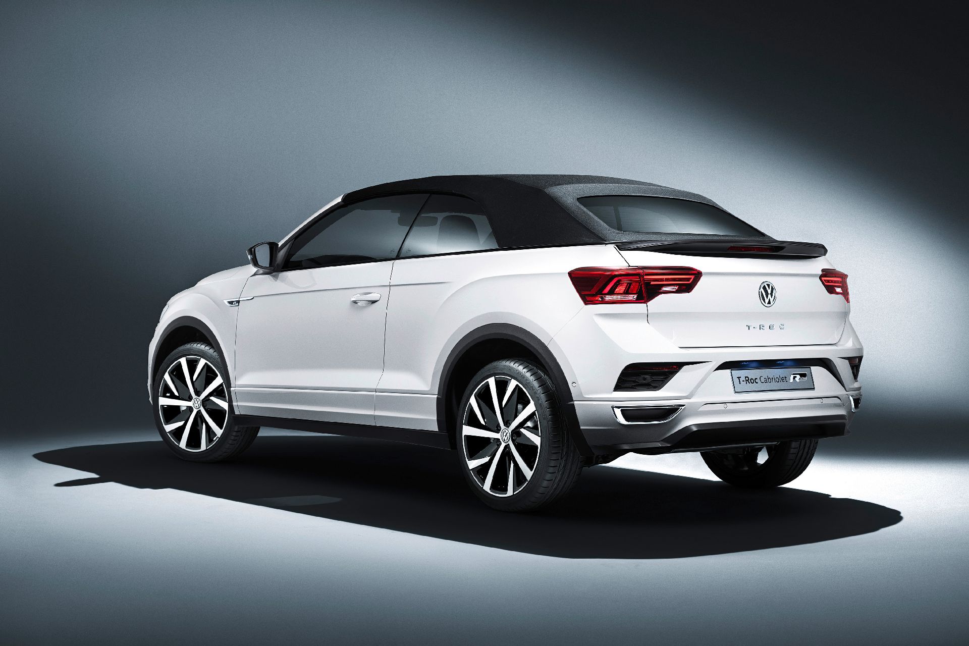 b4ce76fc-vw-t-roc-cabriolet-11.jpg