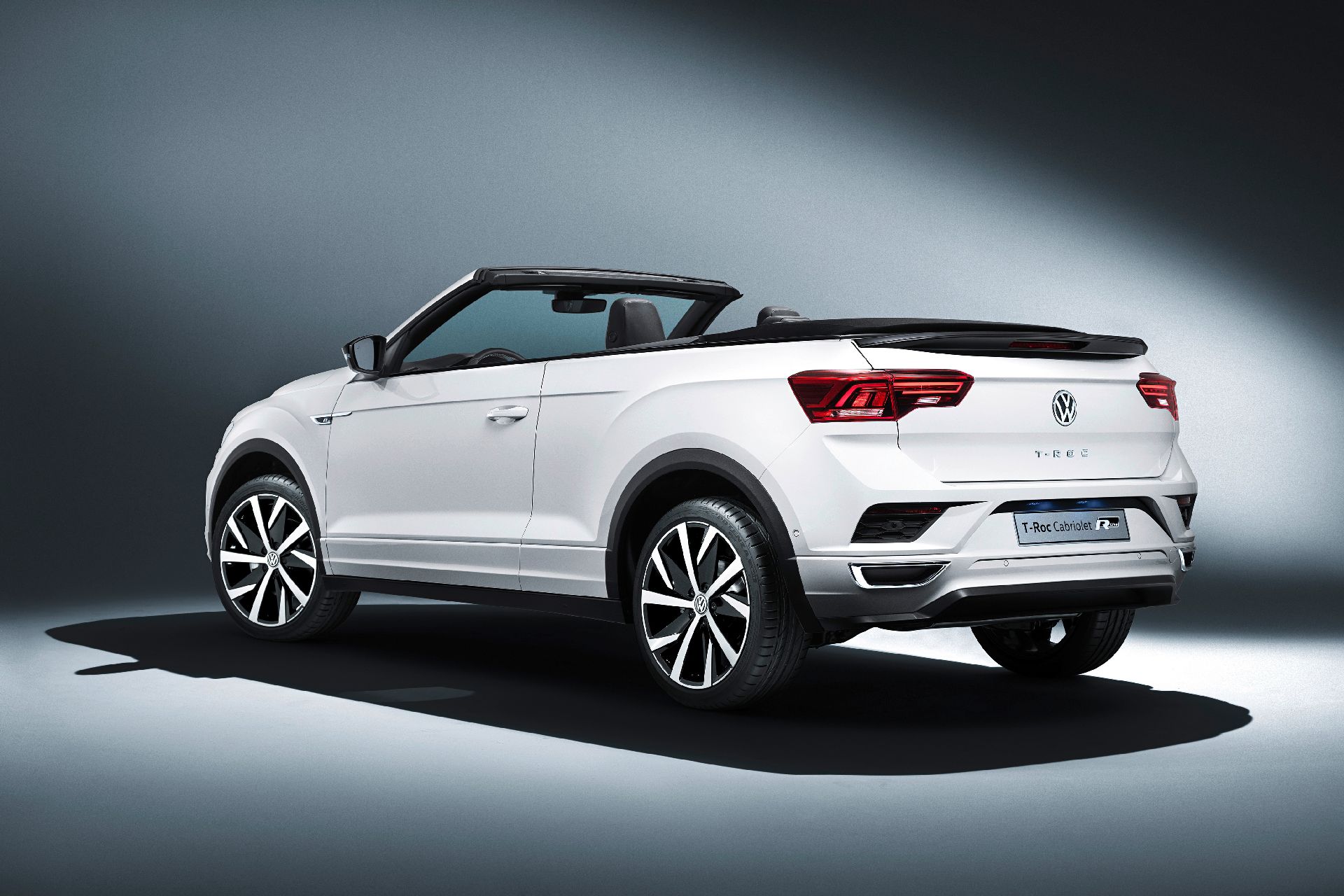 fc86d4e4-vw-t-roc-cabriolet-10.jpg