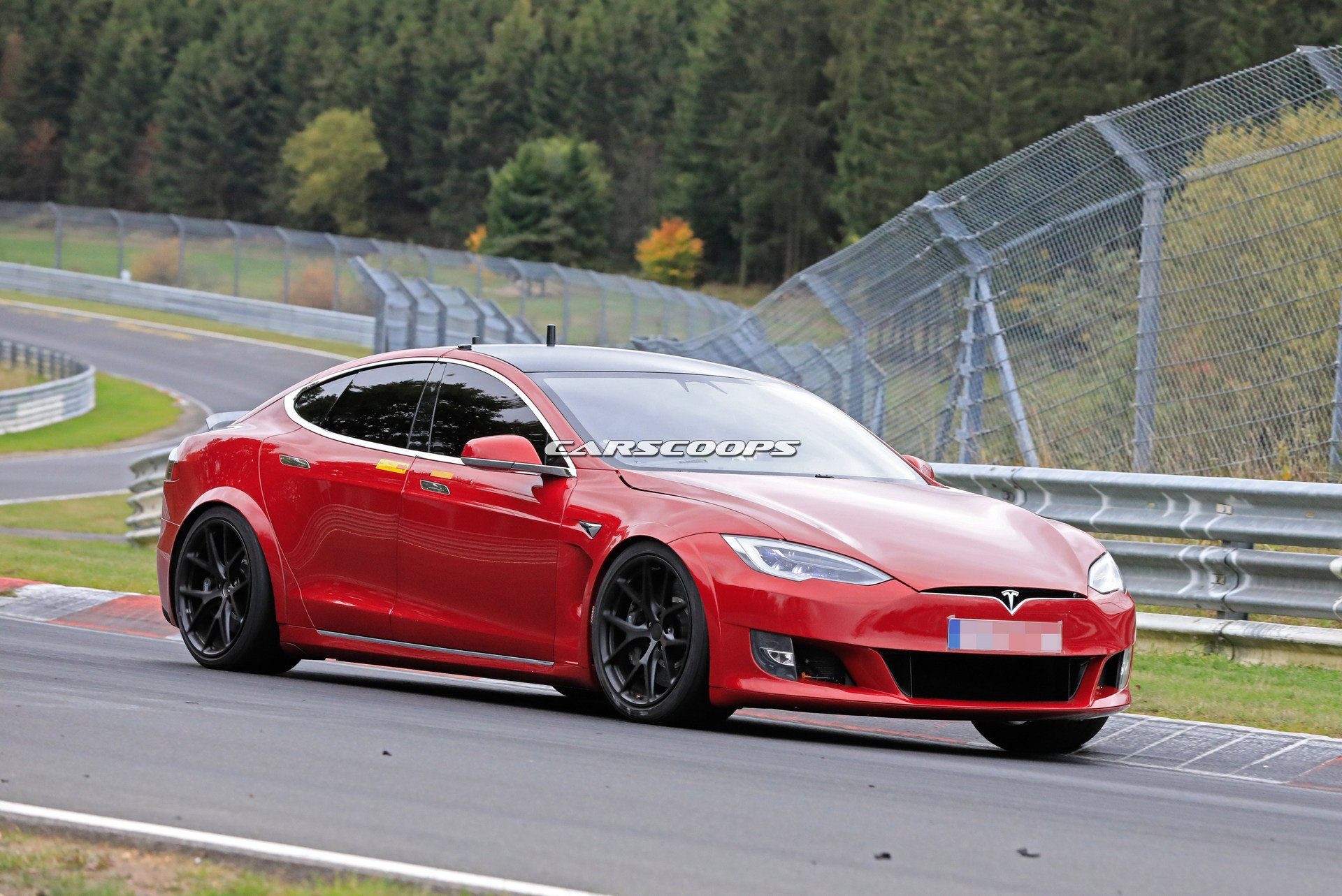 24ff9f74-tesla-model-s-nurburgring-2.jpg