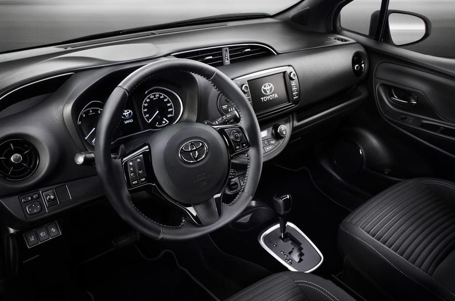 toyota-yaris-bitone-interieur-5-final-rgb.jpg