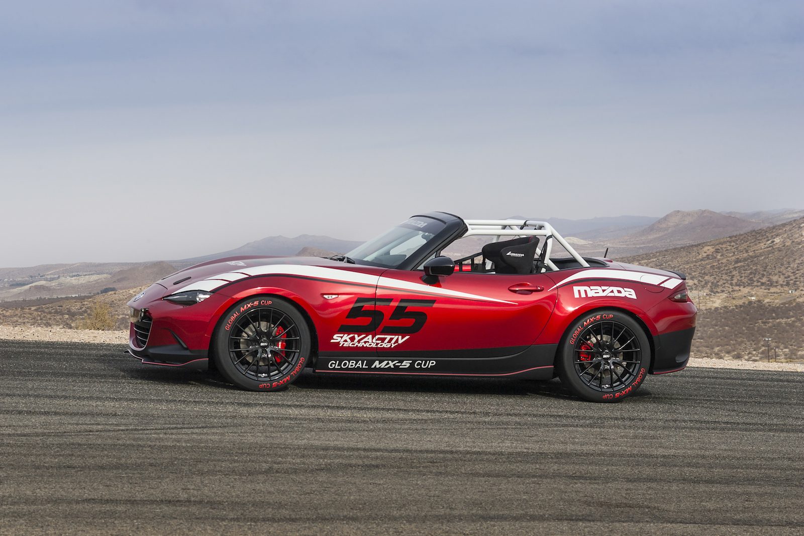 2016-mazda-global-mx-5-cup-race-car_100489051_h.jpg