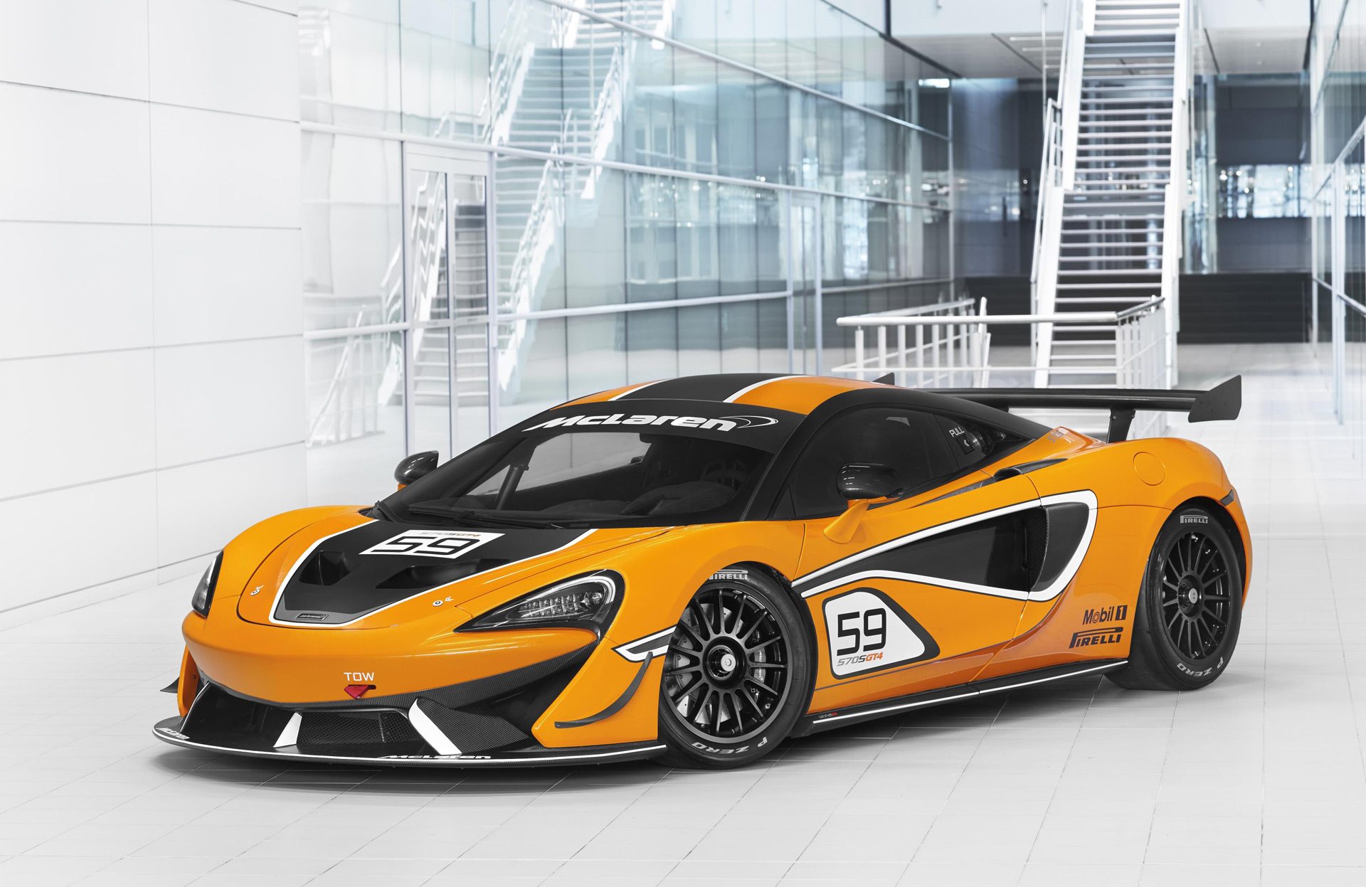 2017-mclaren-570s-gt4-race-car_100560460_h.jpg