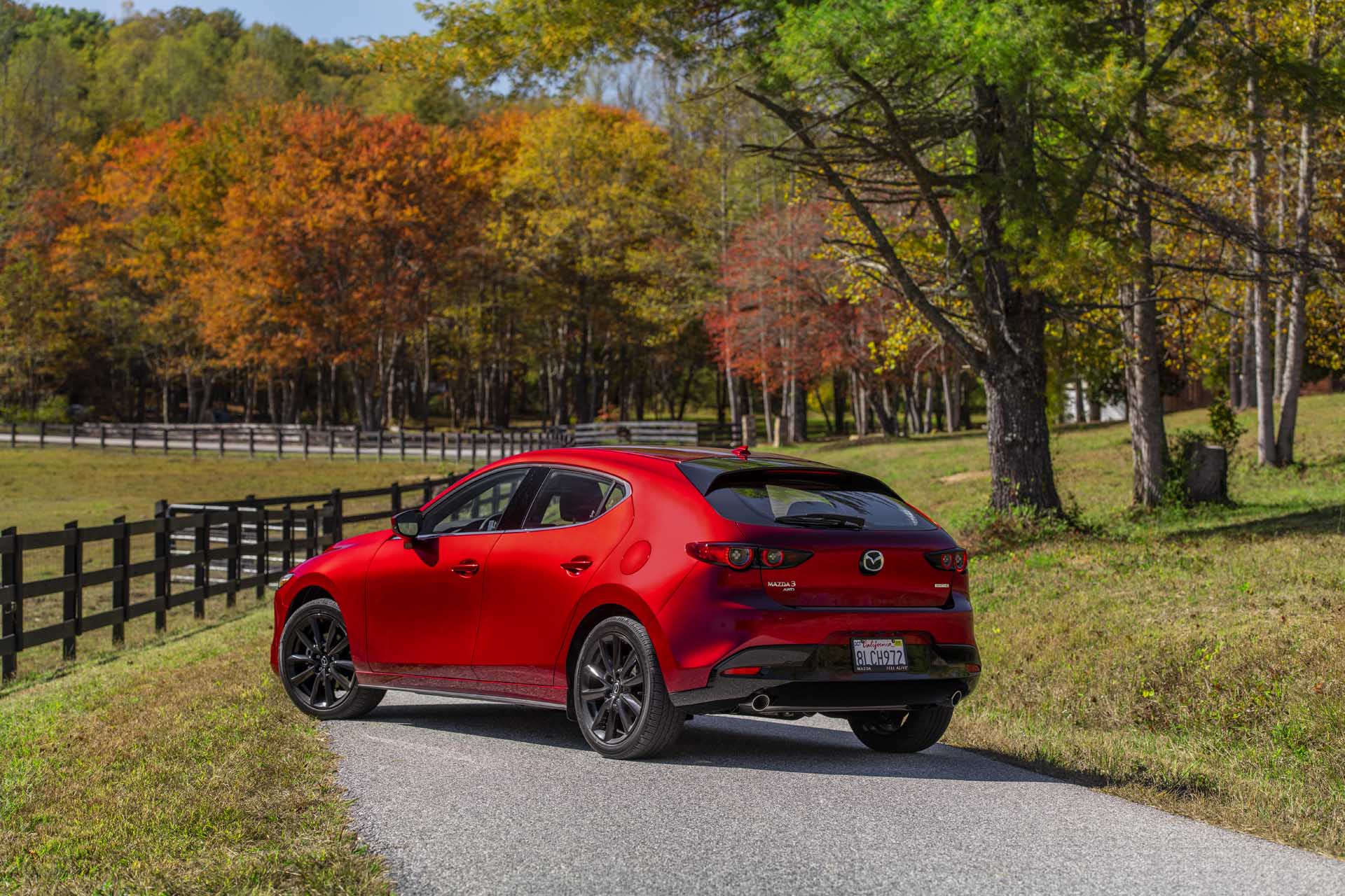 2019-mazda-mazda3_100727399_h.jpg