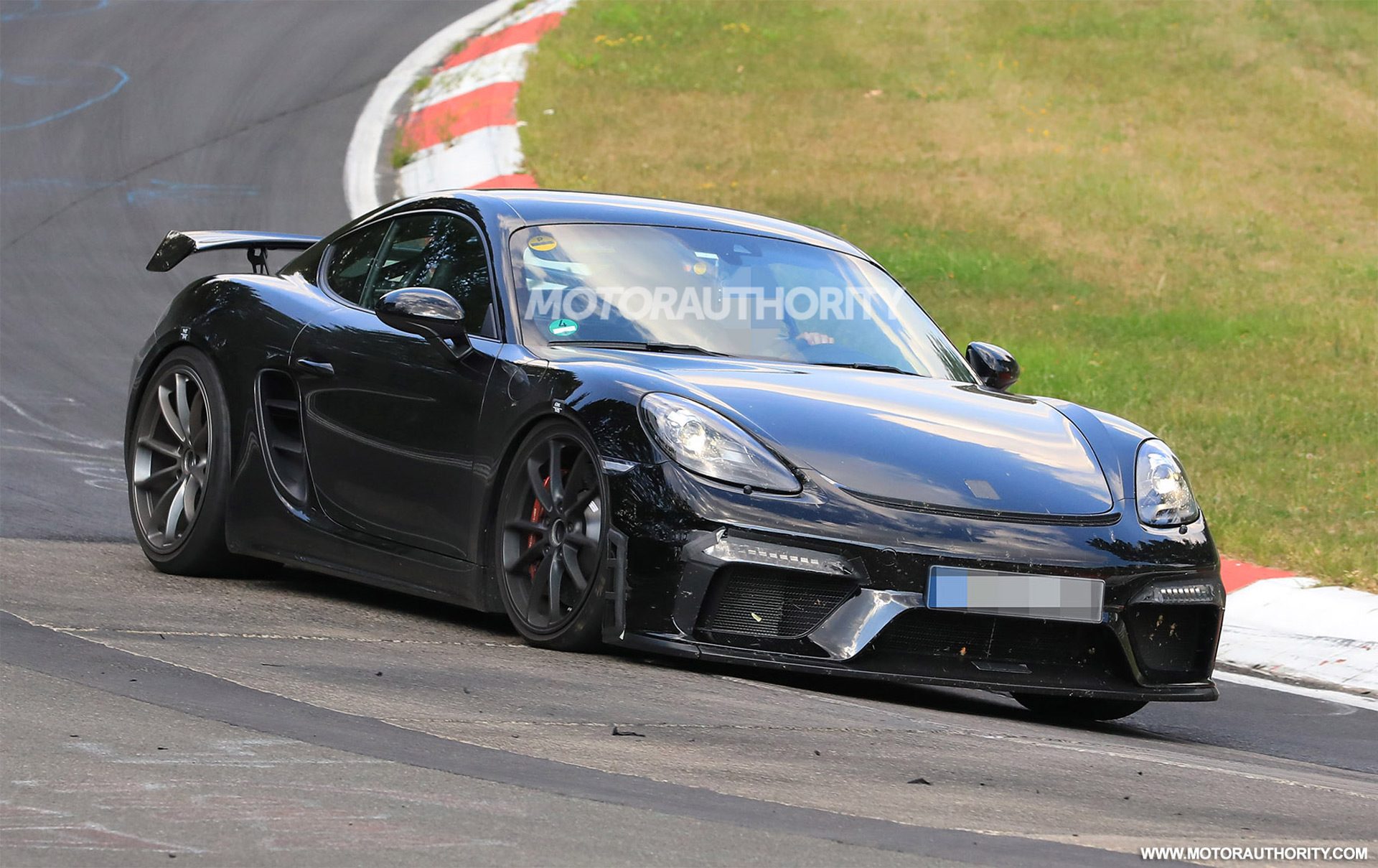 2019-porsche-718-cayman-gt4-spy-shots--image-via-s-baldauf-sb-medien_100663972_h.jpg