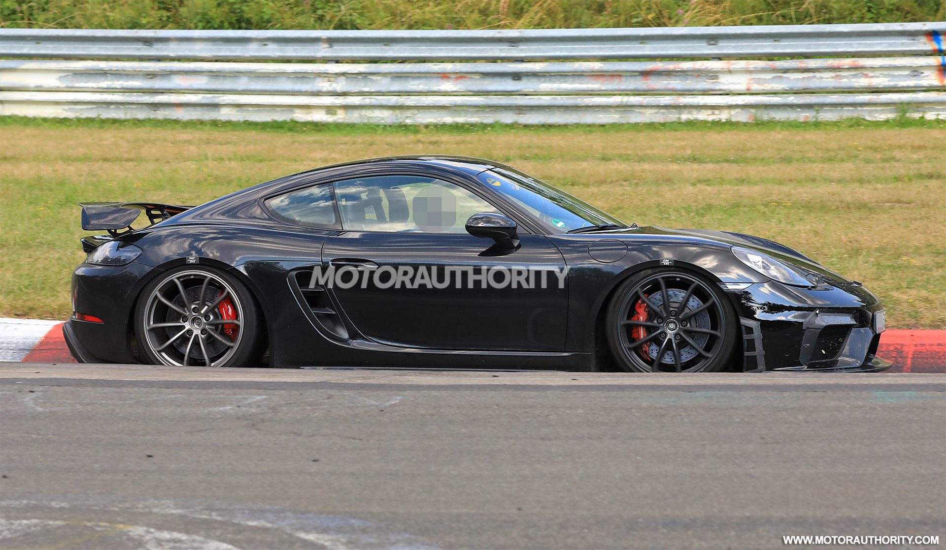 2019-porsche-718-cayman-gt4-spy-shots--image-via-s-baldauf-sb-medien_100663973_h.jpg