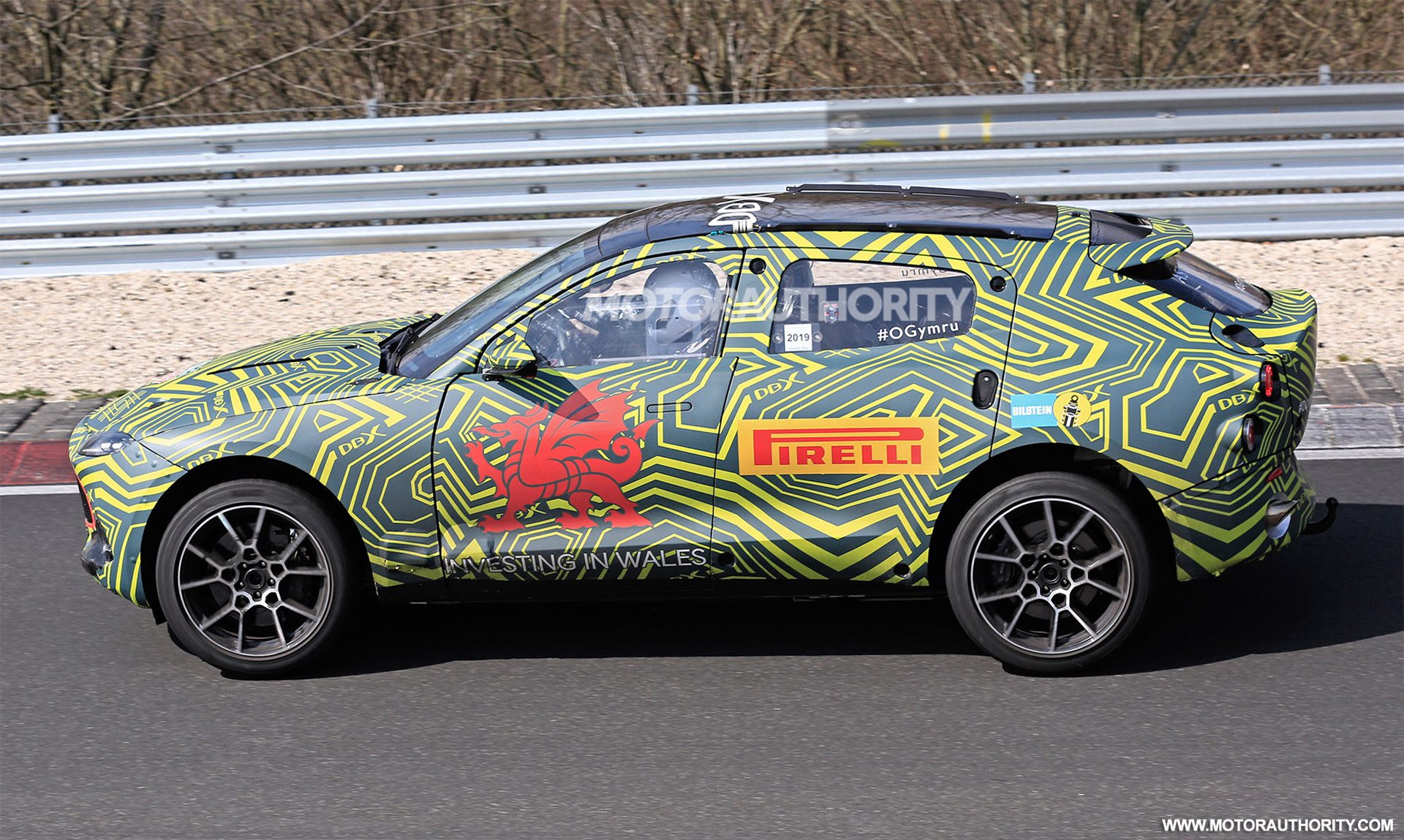 2020-aston-martin-dbx-spy-shots--image-via-s-baldauf-sb-medien_100697991_h.jpg