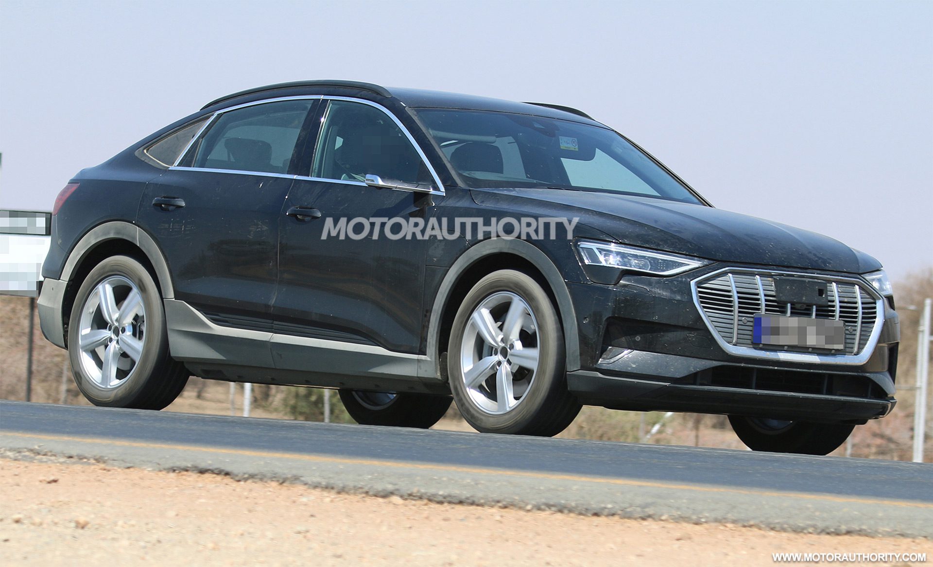 2020-audi-e-tron-sportback-spy-shots--photo-credit-s-baldauf-sb-medien_100719914_h.jpg