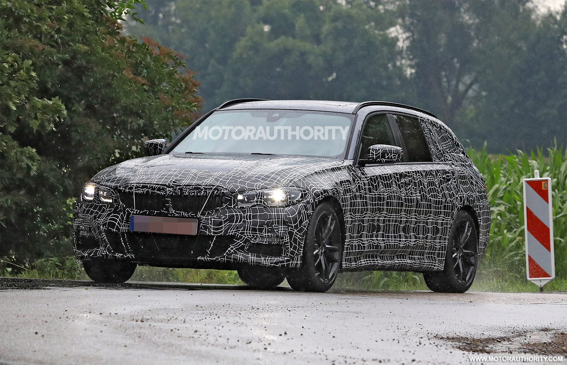 2020-bmw-3-series-sports-wagon-touring-spy-shots-image-via-s-baldauf-sb-medien_100658160_h.jpg