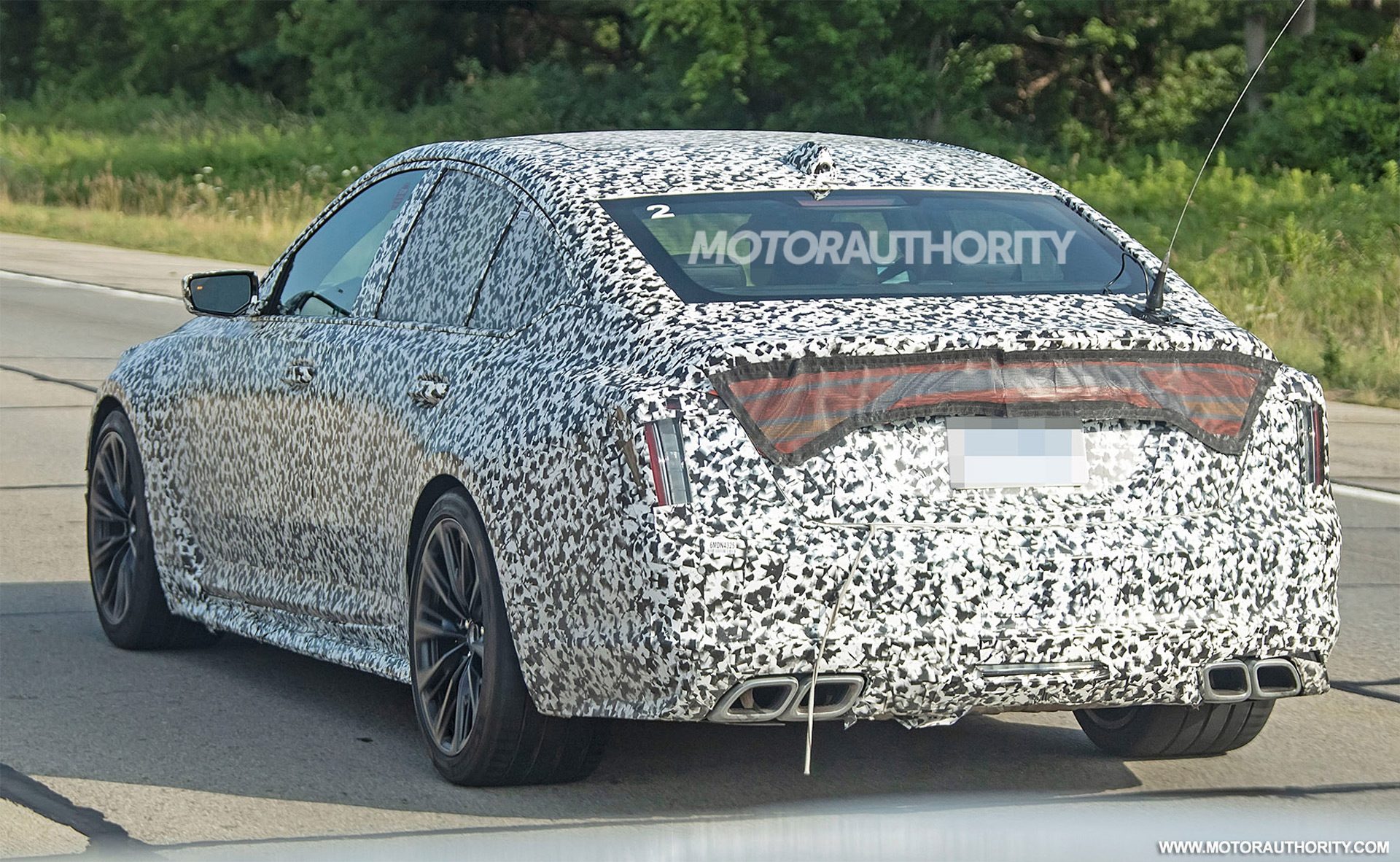 2020-cadillac-ct5-v-blackwing-spy-shots--image-via-s-baldauf-sb-medien_100710519_h.jpg