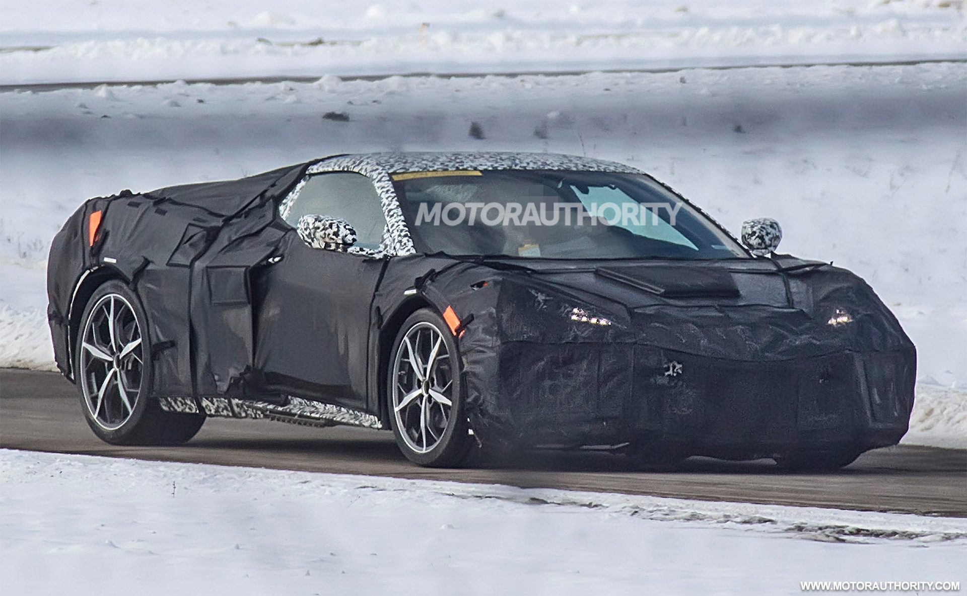 2020-chevrolet-corvette-c8-spy-shots--image-via-s-baldauf-sb-medien_100642967_h.jpg