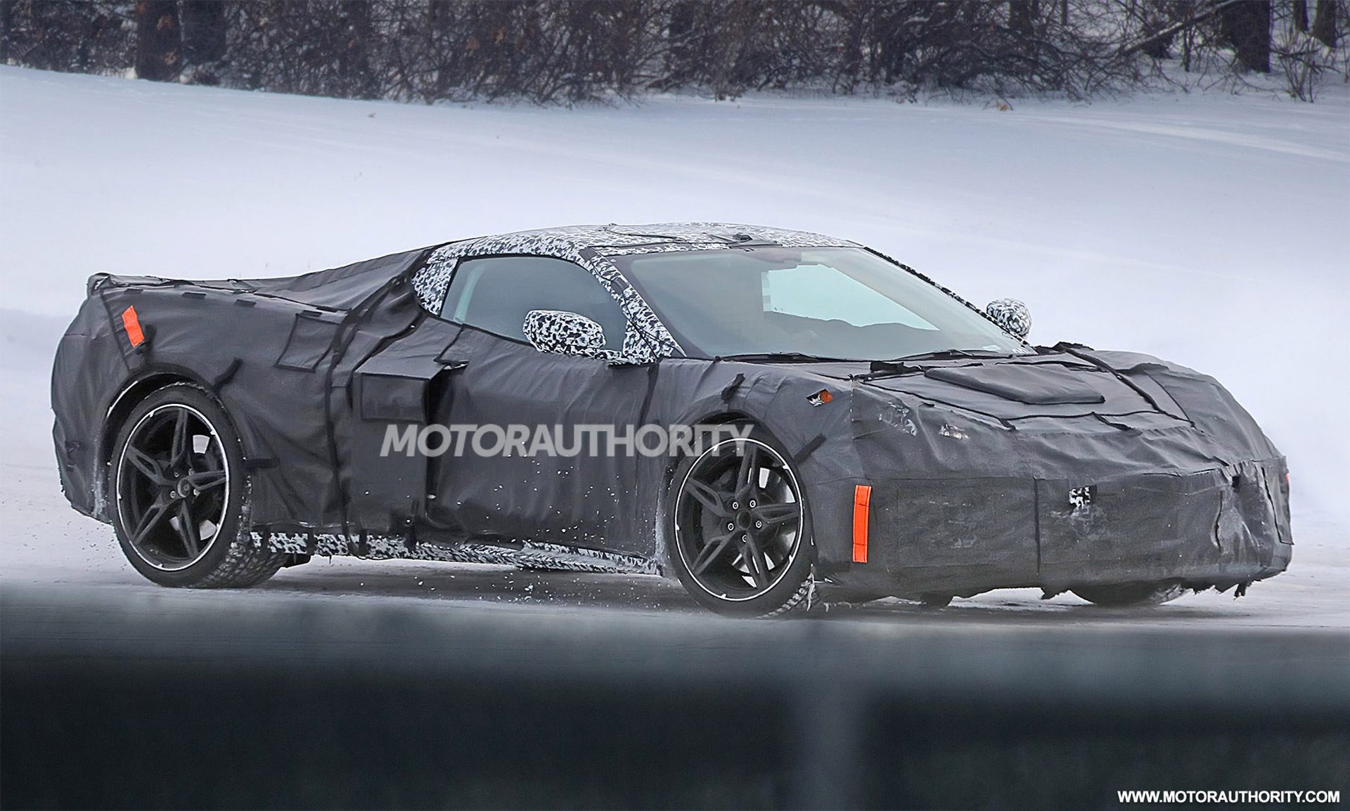 2020-chevrolet-corvette-c8-spy-shots--image-via-s-baldauf-sb-medien_100642969_h.jpg