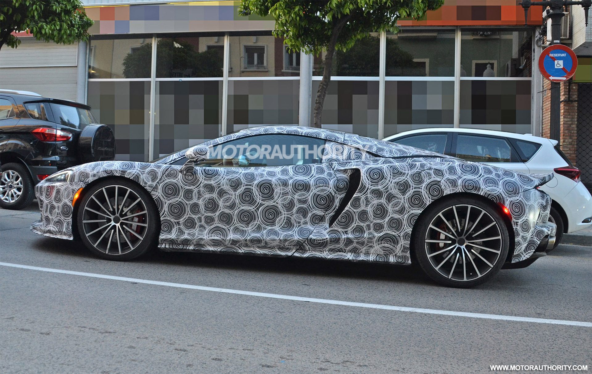 2020-mclaren-gt-supercar-spy-shots--image-via-s-baldauf-sb-medien_100699839_h.jpg