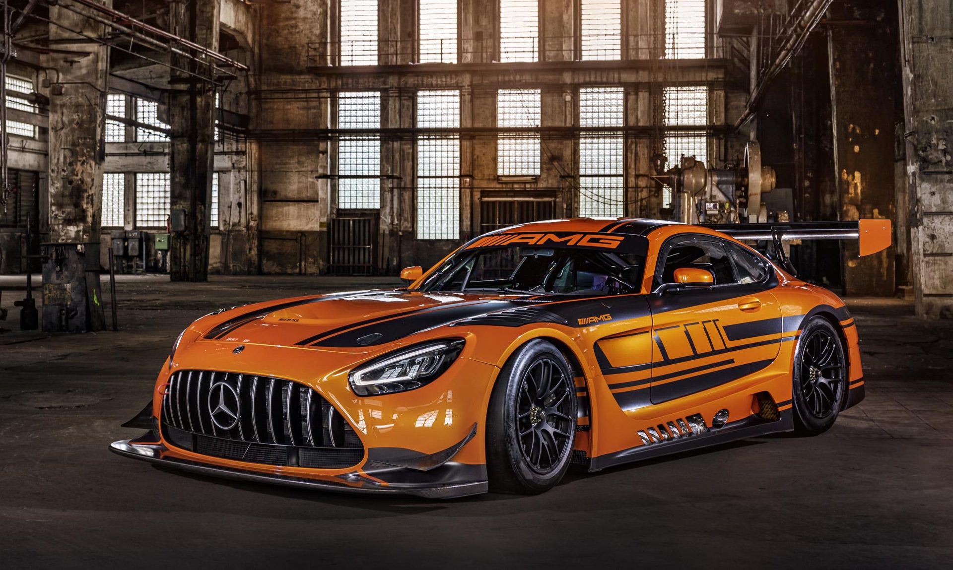 2020-mercedes-amg-gt3-race-car_100704776_h.jpg