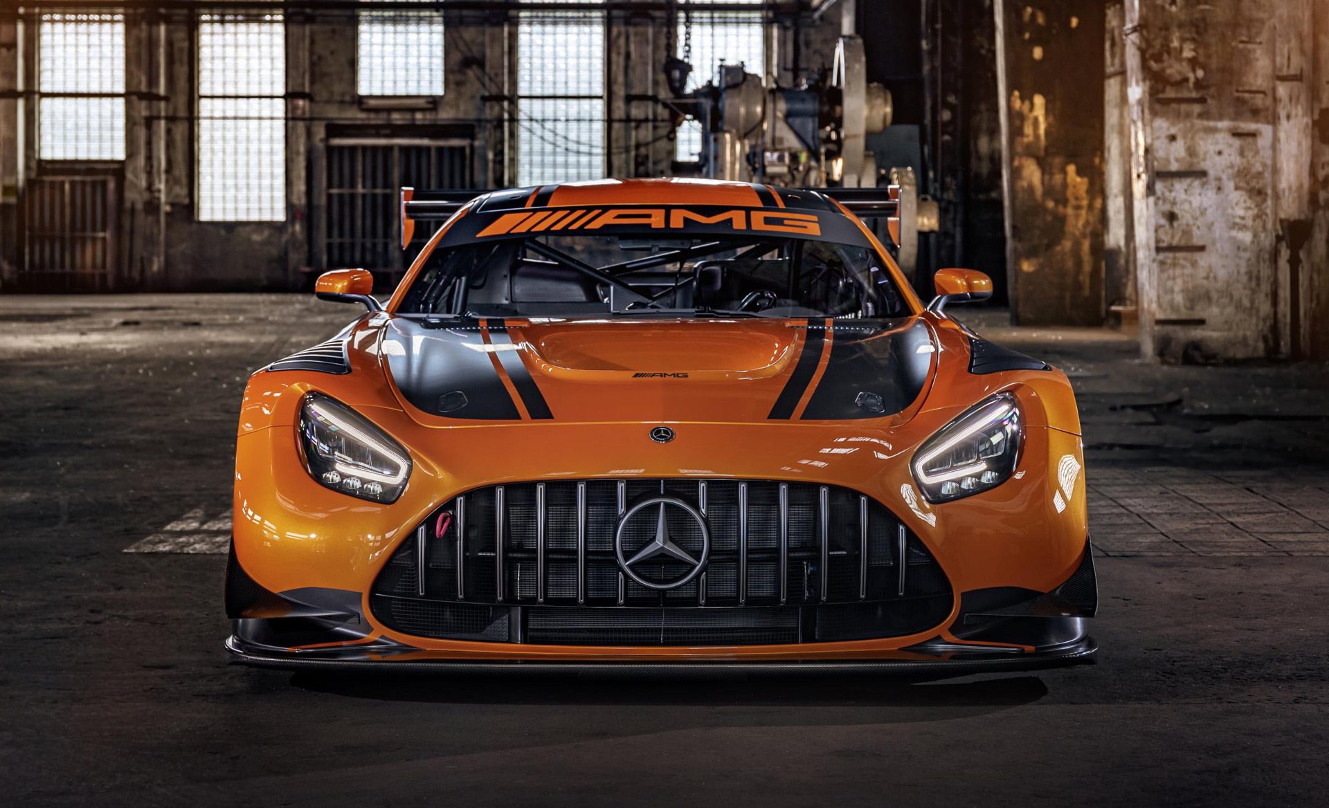 2020-mercedes-amg-gt3-race-car_100704777_h.jpg