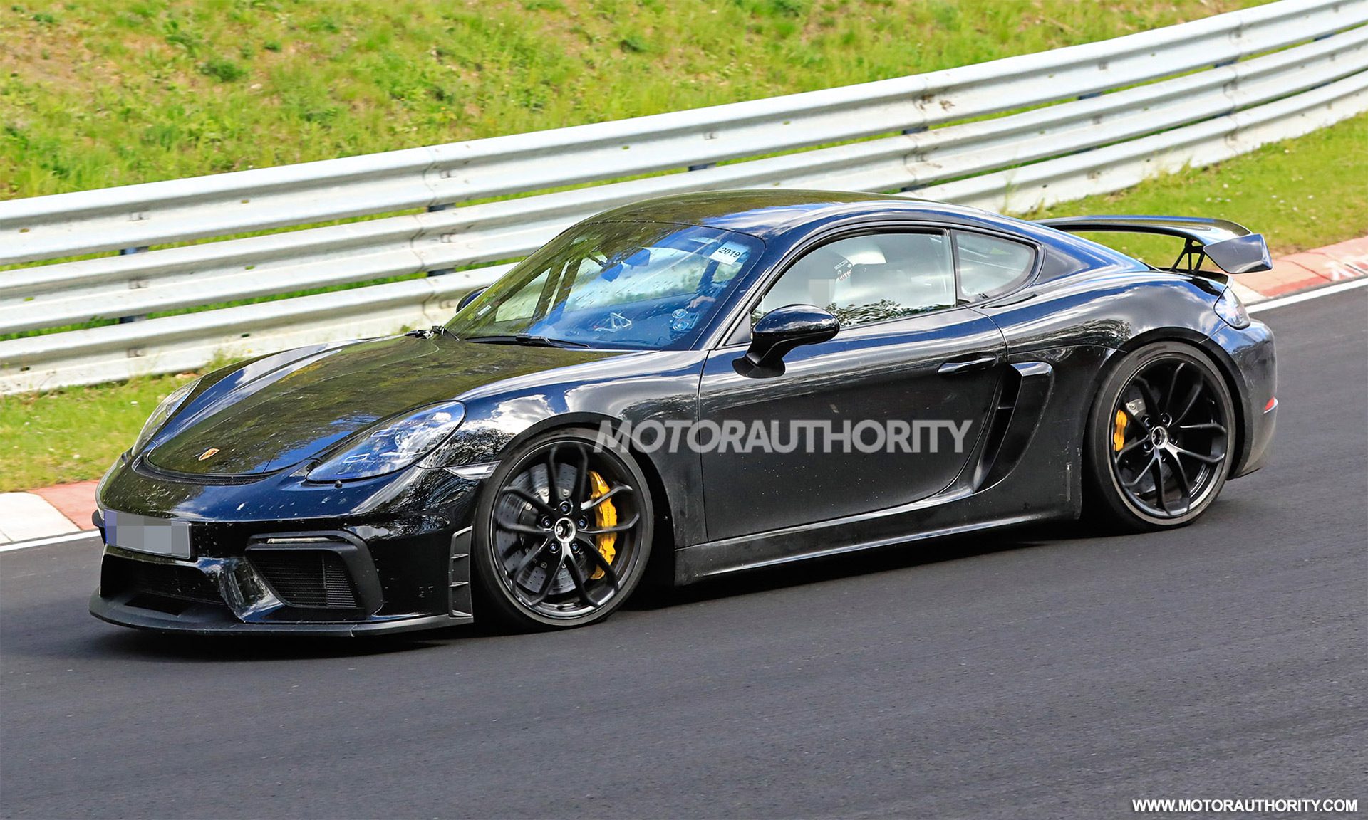 2020-porsche-718-cayman-gt4-spy-shots--image-via-s-baldauf-sb-medien_100701806_h.jpg