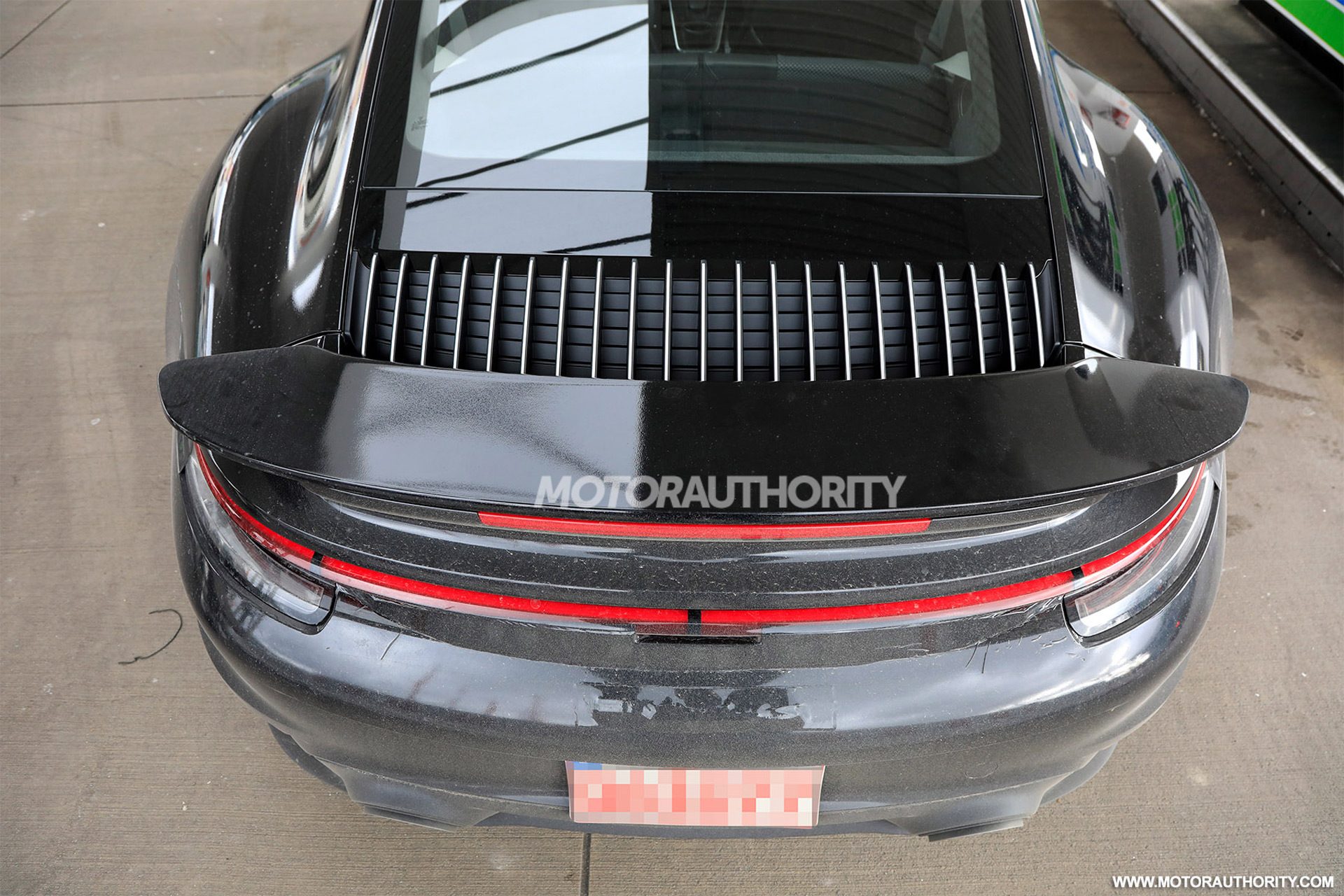 2020-porsche-911-turbo-spy-shots--photo-credit-s-baldauf-sb-medien_100734185_h.jpg