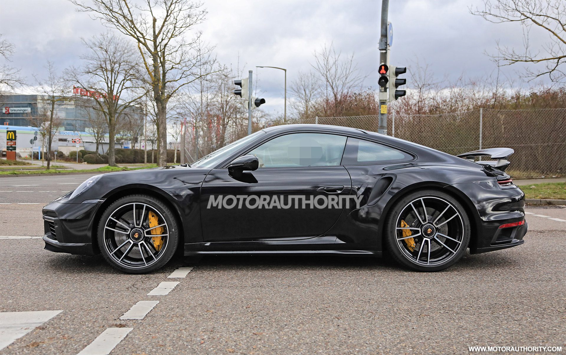 2020-porsche-911-turbo-spy-shots--photo-credit-s-baldauf-sb-medien_100734205_h.jpg