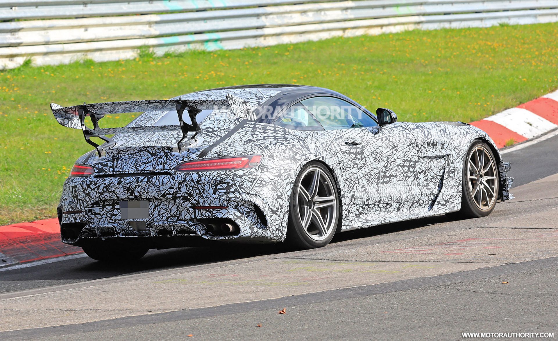 2021-mercedes-amg-gt-black-series--photo-credit-s-baldauf-sb-medien_100716327_h.jpg