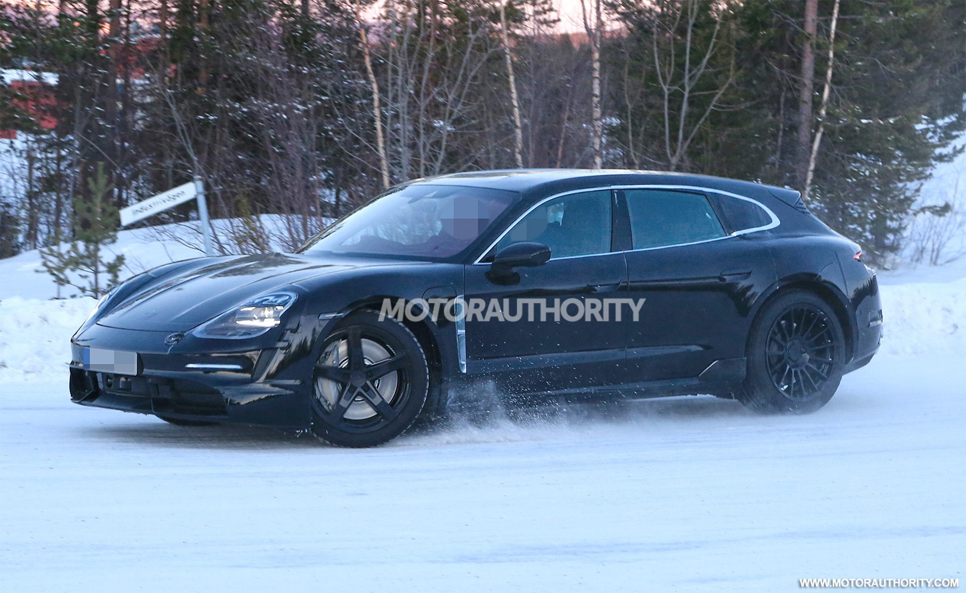 2021-porsche-taycan-cross-turismo-spy-shots--image-via-s-baldauf-sb-medien_100692516_h.jpg